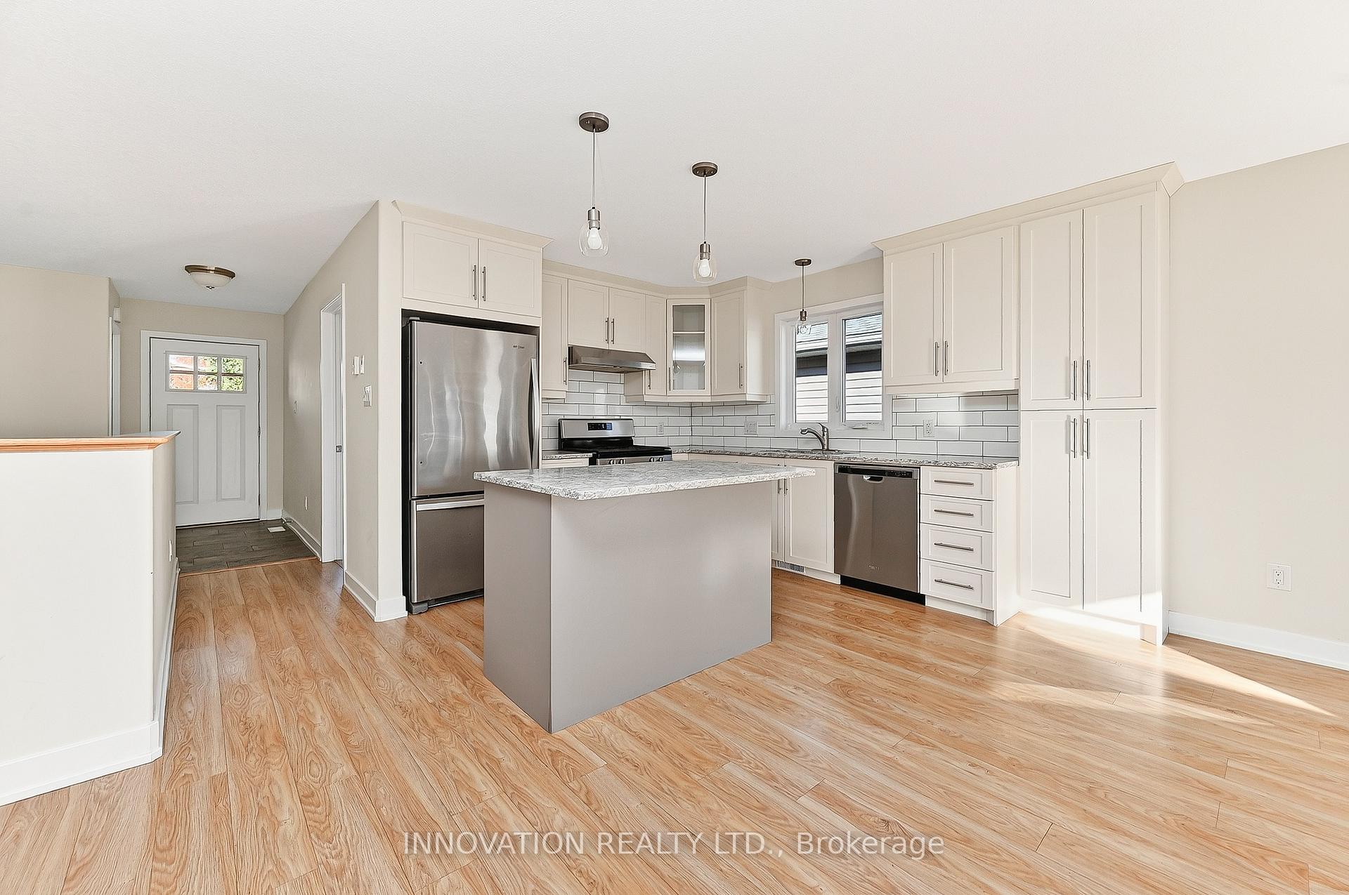 Photo 4 of 5 Lee Avenue, Smiths Falls — HOMEH