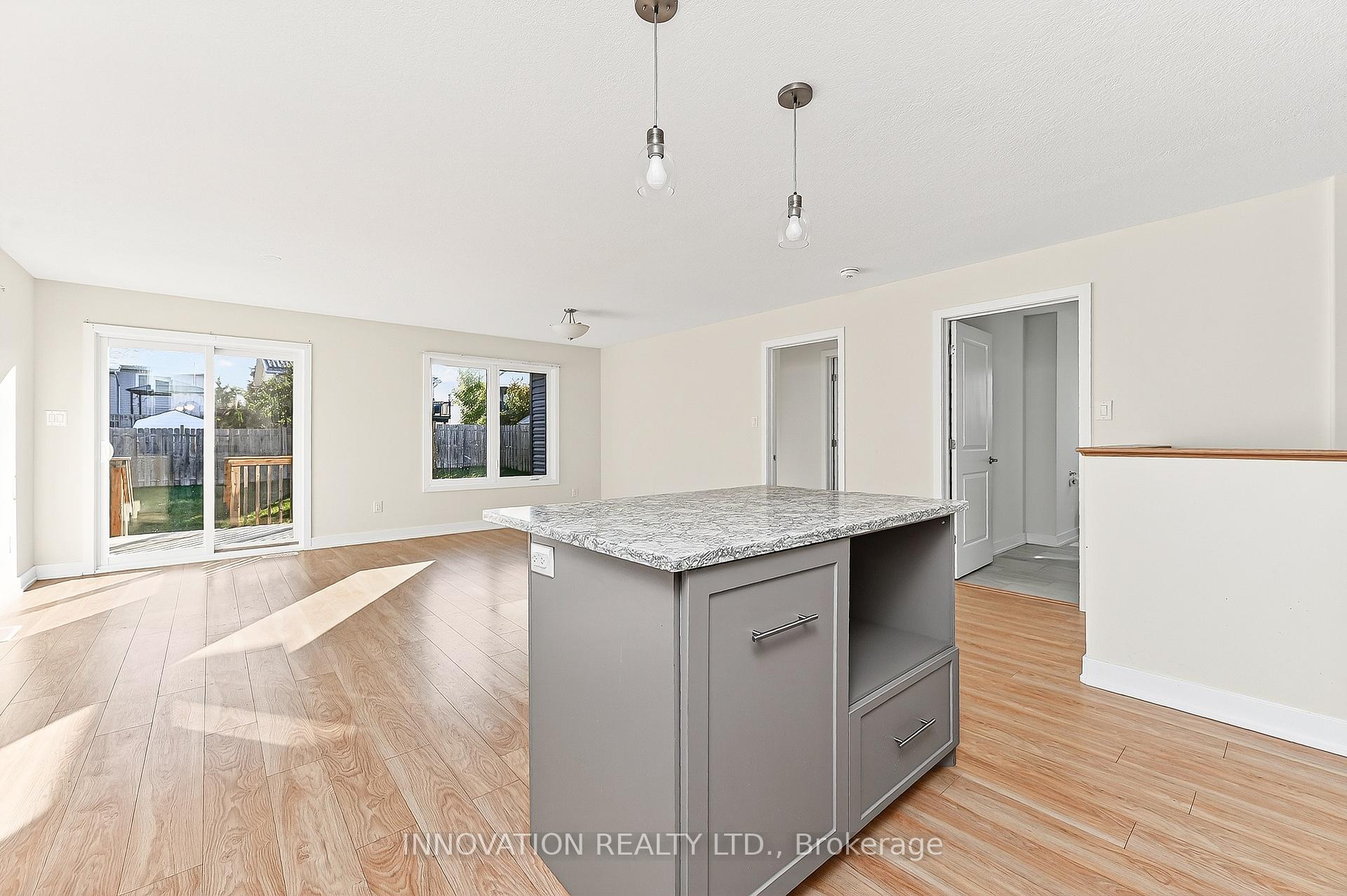 Photo 8 of 5 Lee Avenue, Smiths Falls — HOMEH