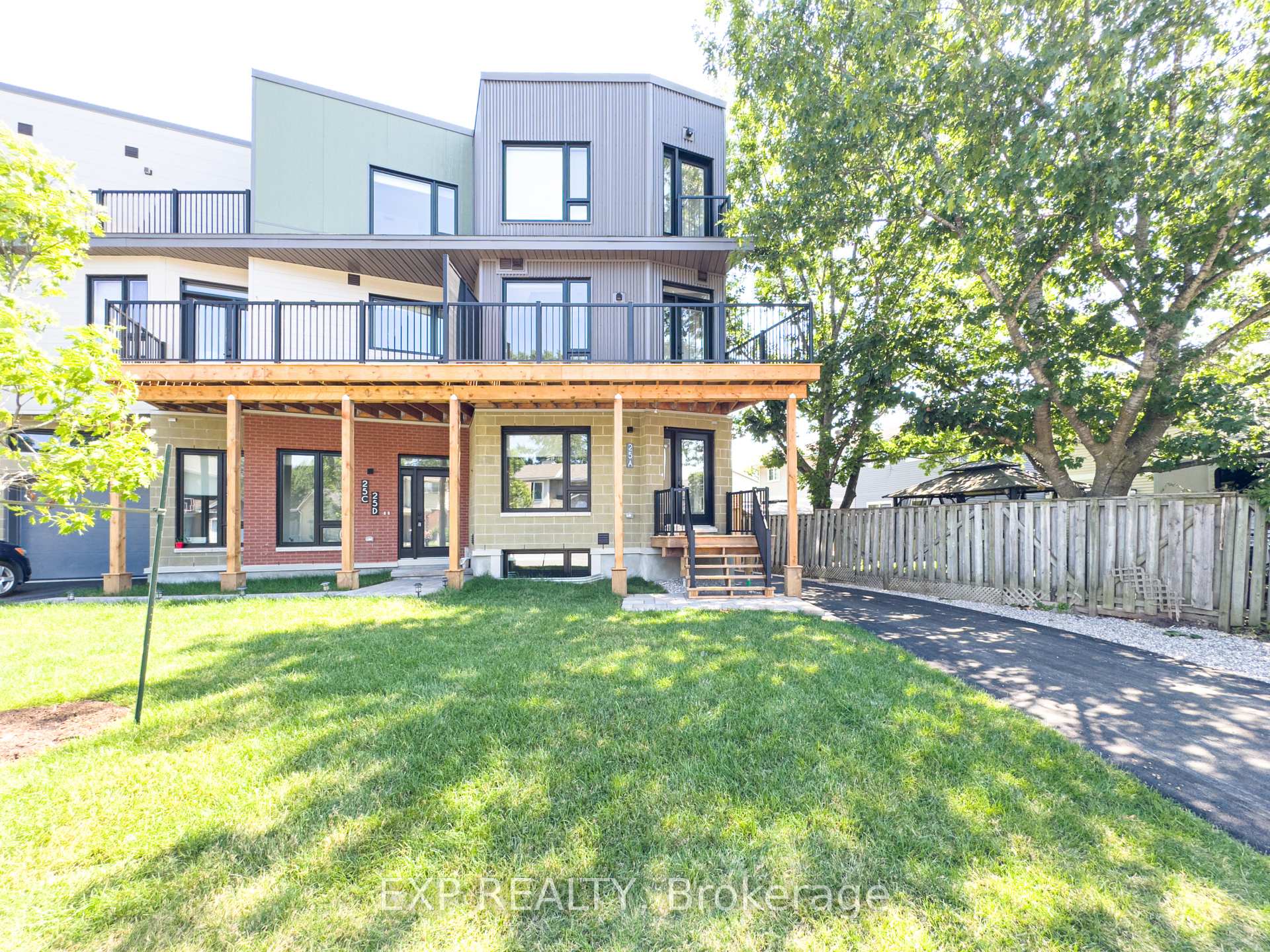 Photo 2 of Unit A, 25 Fair Oaks Crescent, Ottawa, Craig Henry/Woodvale — HOMEH