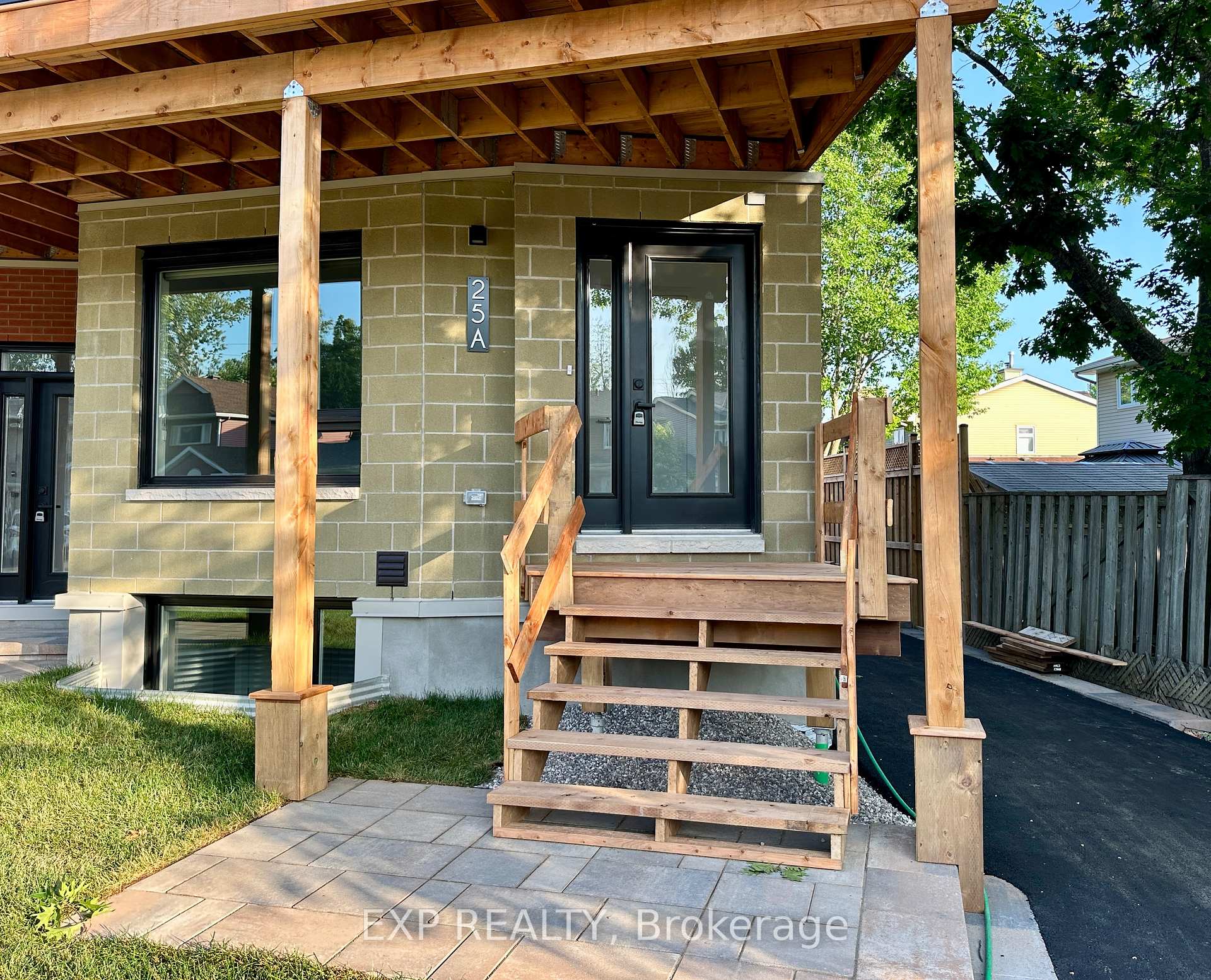Photo 4 of Unit A, 25 Fair Oaks Crescent, Ottawa, Craig Henry/Woodvale — HOMEH