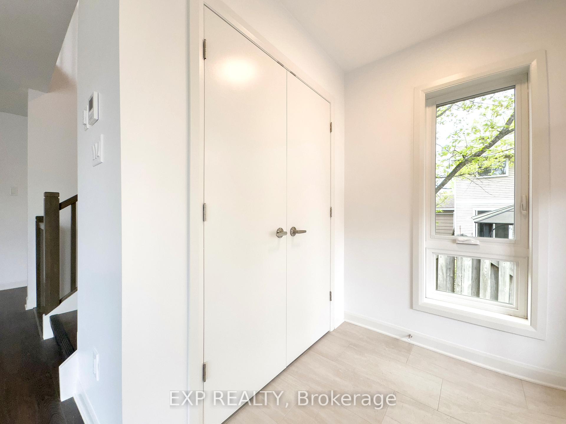 Photo 5 of Unit A, 25 Fair Oaks Crescent, Ottawa, Craig Henry/Woodvale — HOMEH