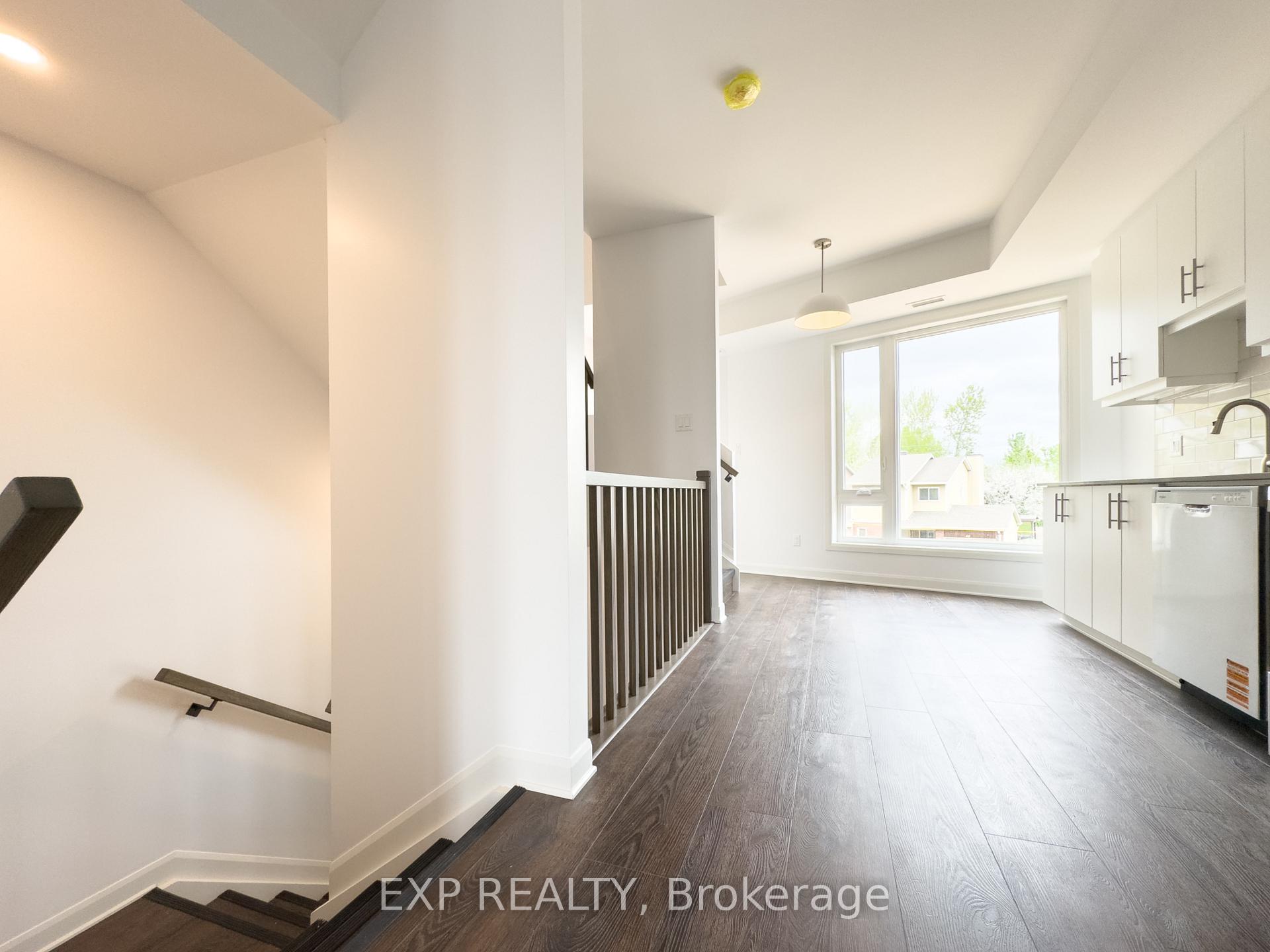 Photo 8 of Unit A, 25 Fair Oaks Crescent, Ottawa, Craig Henry/Woodvale — HOMEH