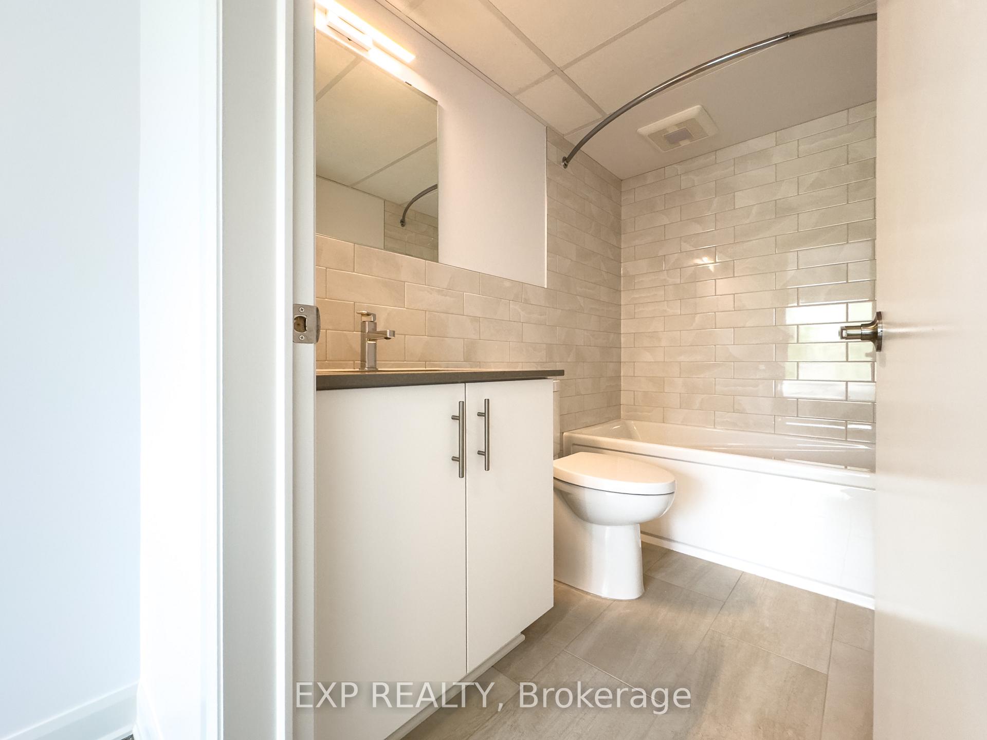 Photo 25 of Unit A, 25 Fair Oaks Crescent, Ottawa, Craig Henry/Woodvale — HOMEH
