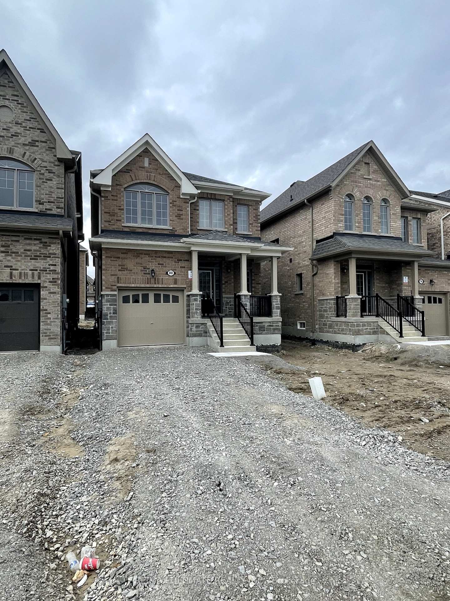 Photo 2 of 80 Robin Trail, Scugog, Port Perry — HOMEH