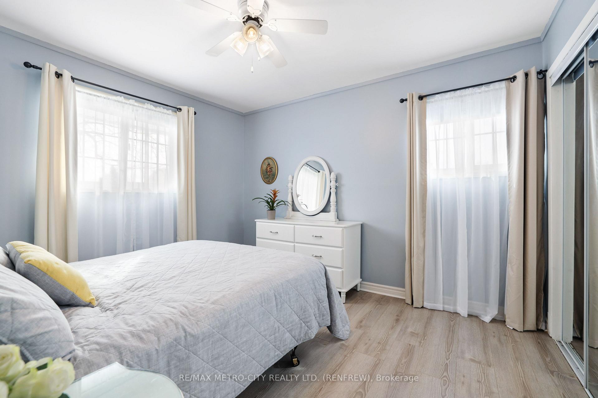 Photo 19 of 402 Mcnab Crescent, Renfrew — HOMEH