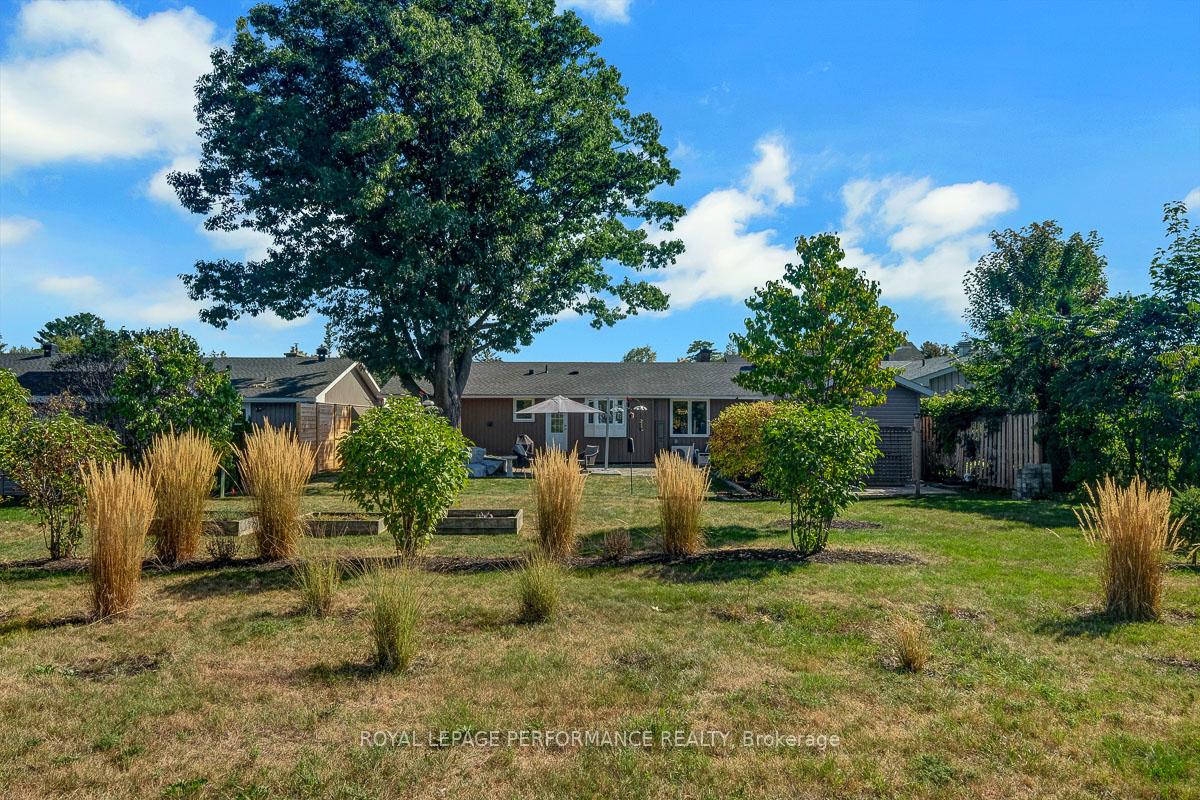 Photo 23 of 3 Parkland Crescent, Ottawa, Arlington Woods — HOMEH