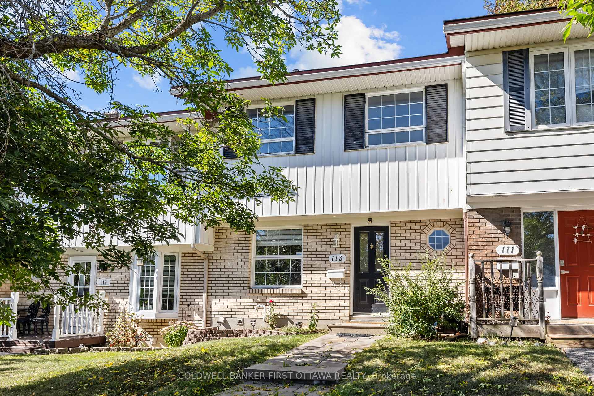 Photo 2 of 113 Monterey Drive, Ottawa, Leslie Park — HOMEH