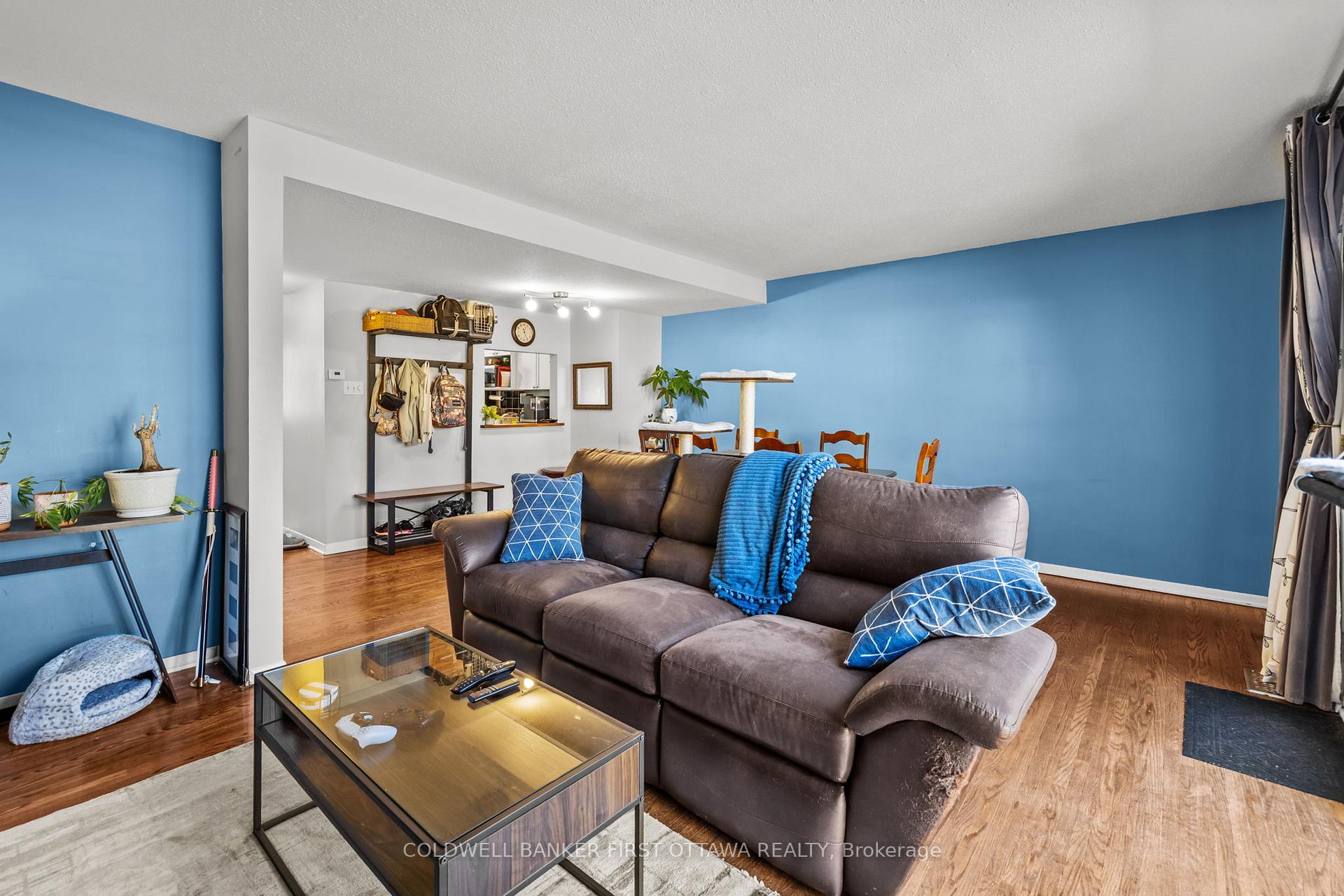 Photo 3 of 113 Monterey Drive, Ottawa, Leslie Park — HOMEH