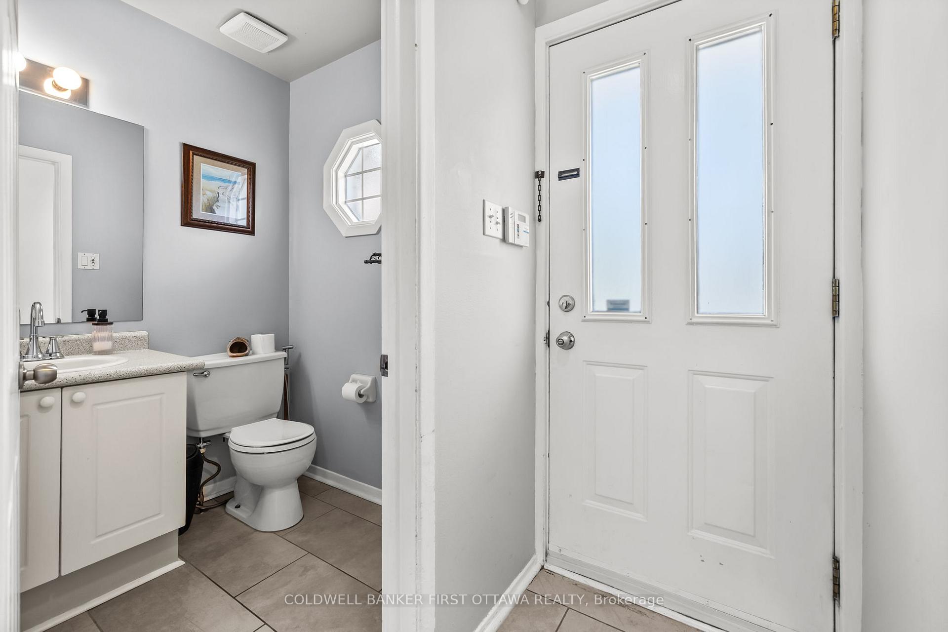 Photo 5 of 113 Monterey Drive, Ottawa, Leslie Park — HOMEH