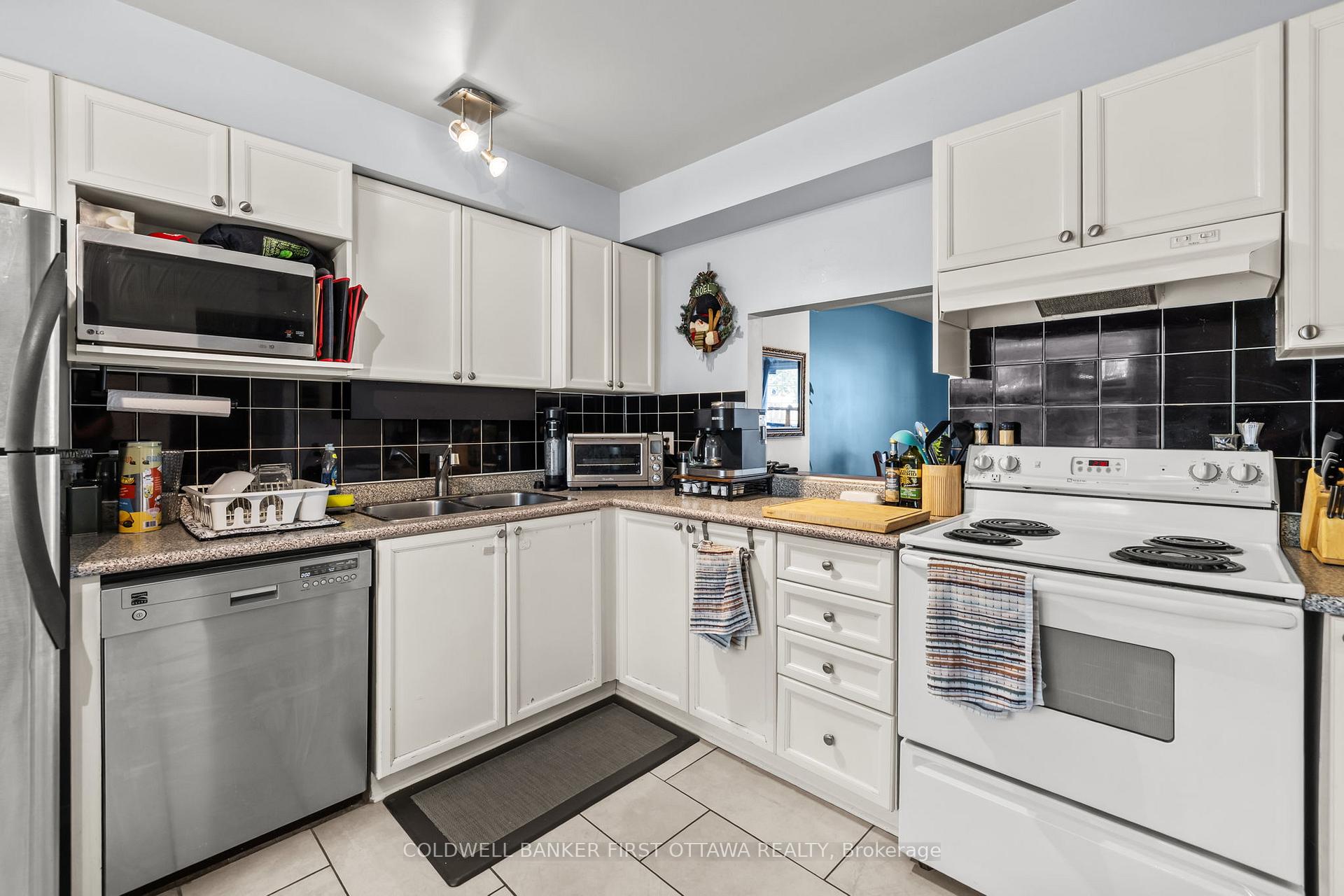 Photo 7 of 113 Monterey Drive, Ottawa, Leslie Park — HOMEH