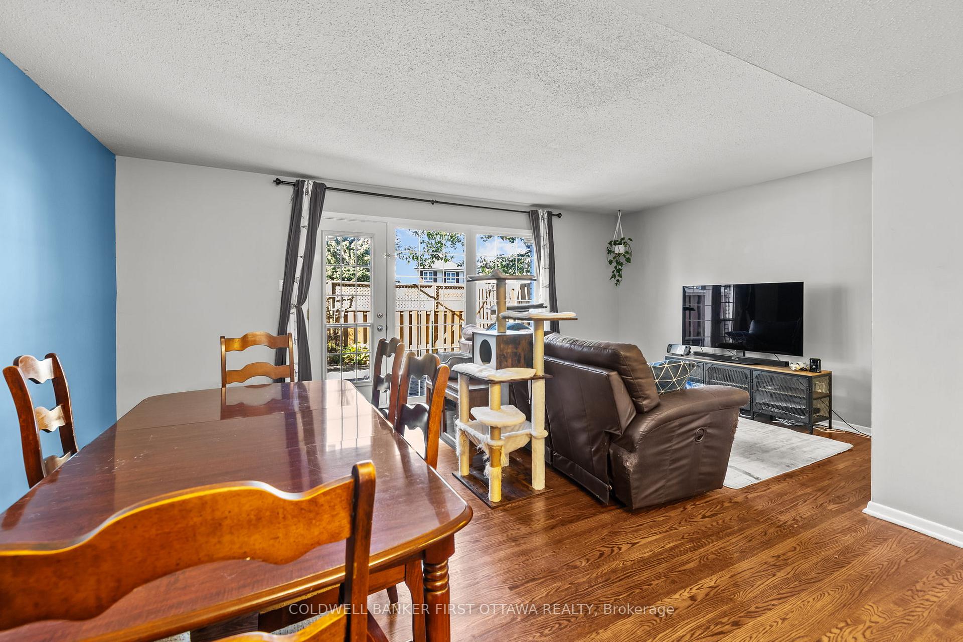 Photo 13 of 113 Monterey Drive, Ottawa, Leslie Park — HOMEH