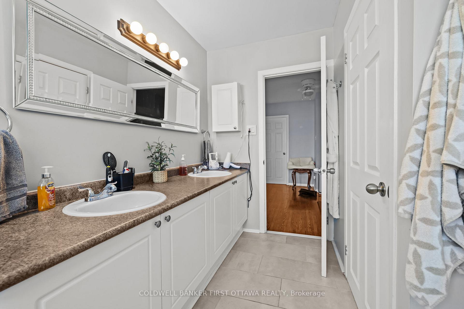 Photo 21 of 113 Monterey Drive, Ottawa, Leslie Park — HOMEH