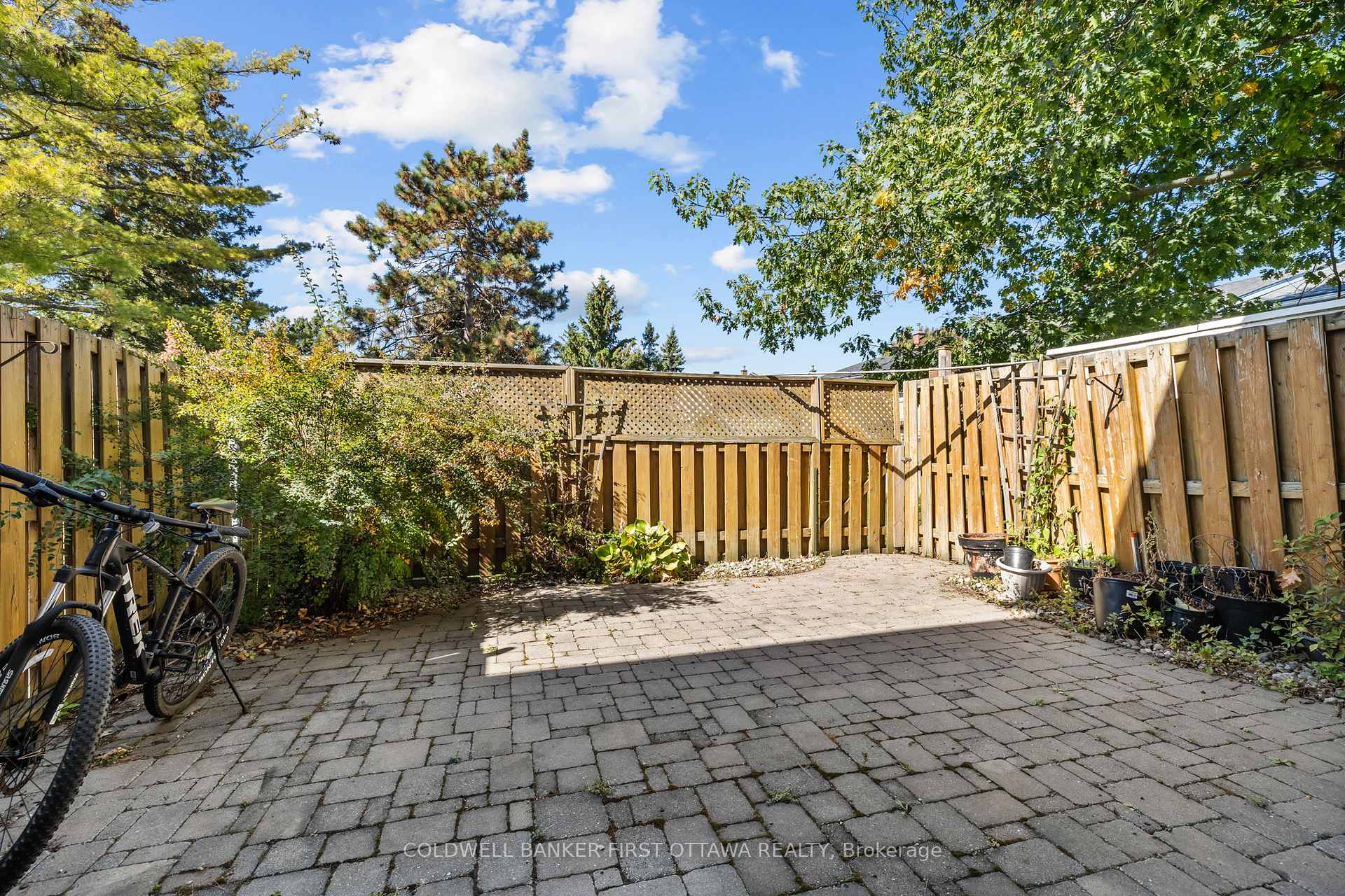 Photo 28 of 113 Monterey Drive, Ottawa, Leslie Park — HOMEH