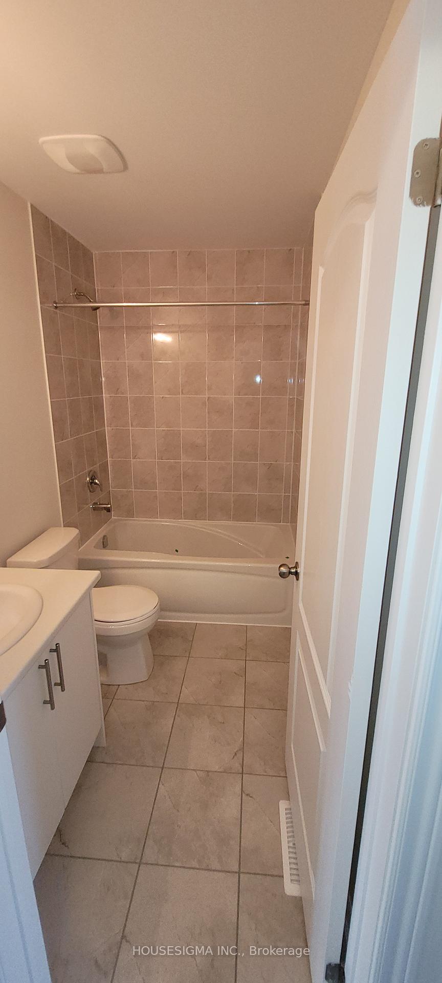 Photo 17 of 136 Robin Trail, Scugog, Port Perry — HOMEH