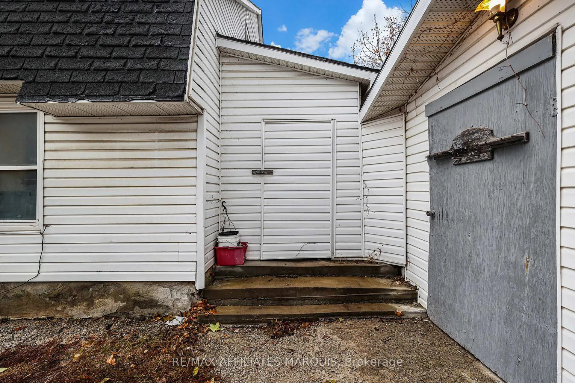 Photo 6 of 11-13 Bay Street S, Smiths Falls — HOMEH