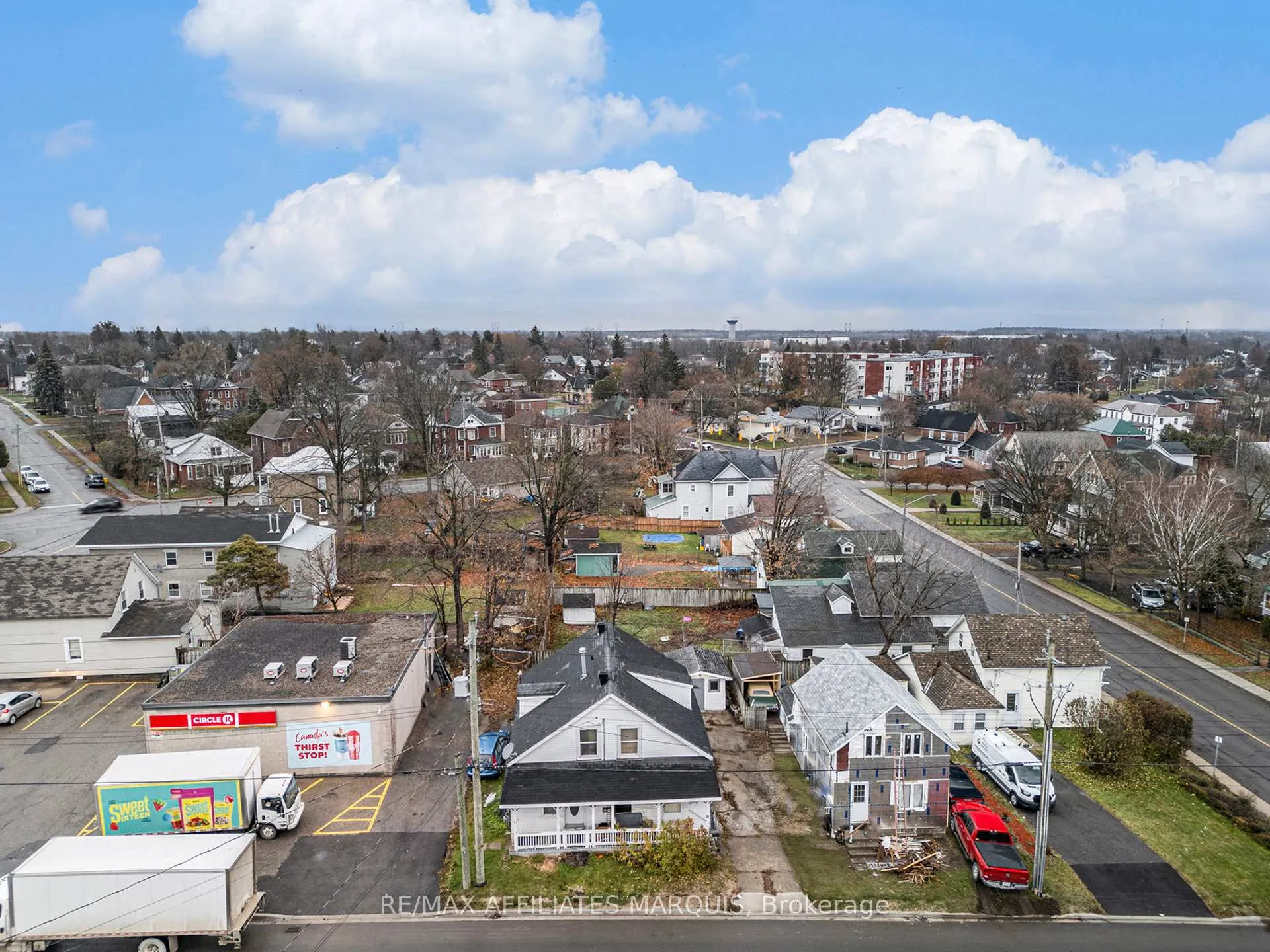 Photo 8 of 11-13 Bay Street S, Smiths Falls — HOMEH