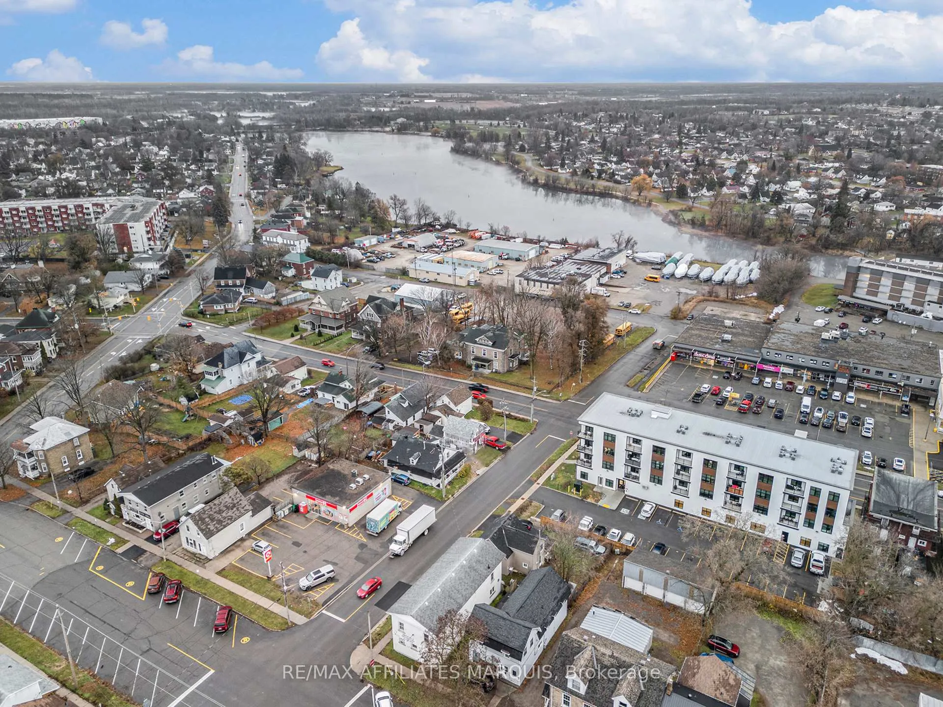 Photo 9 of 11-13 Bay Street S, Smiths Falls — HOMEH