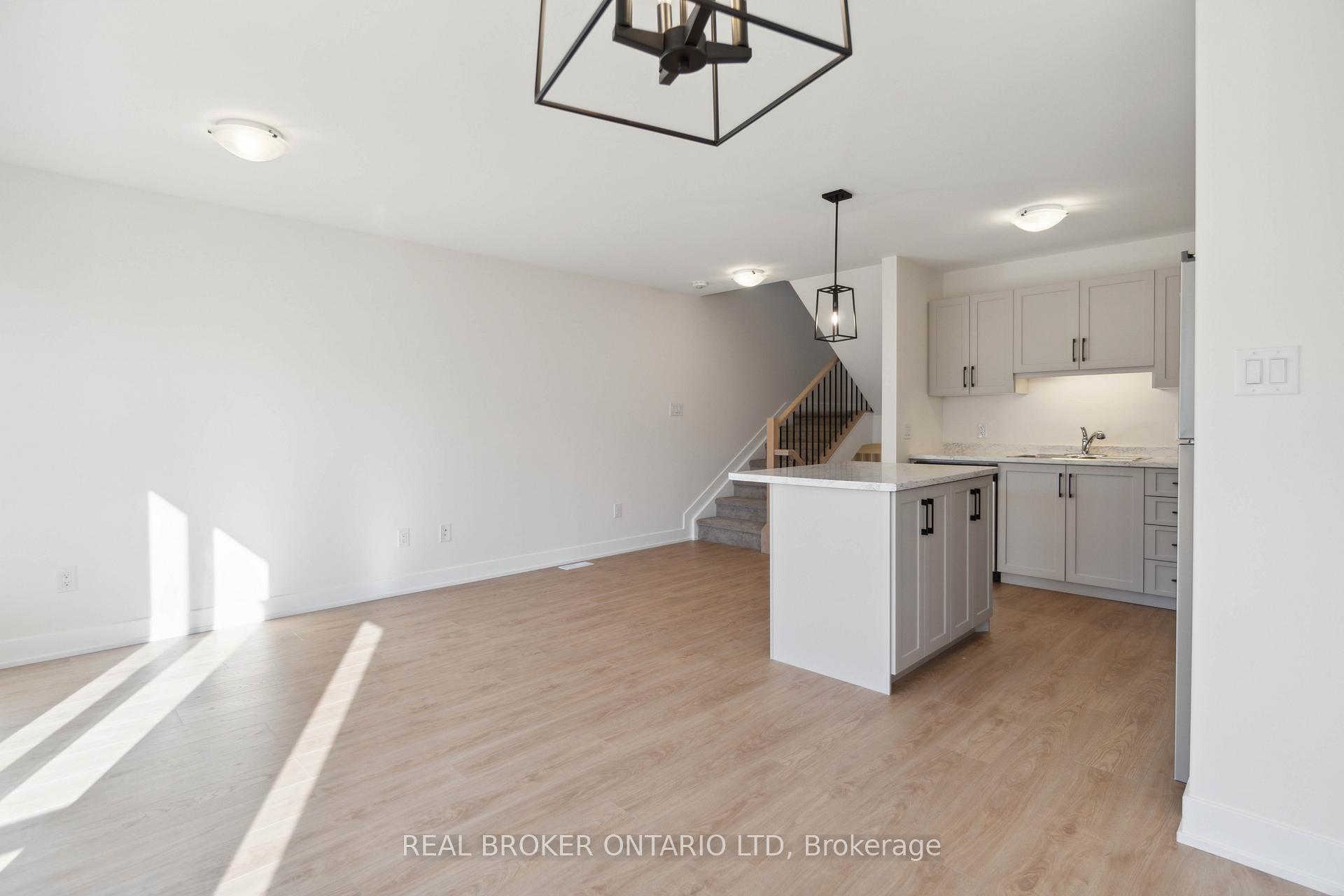 Photo 6 of 13 Whitcomb Crescent, Smiths Falls — HOMEH