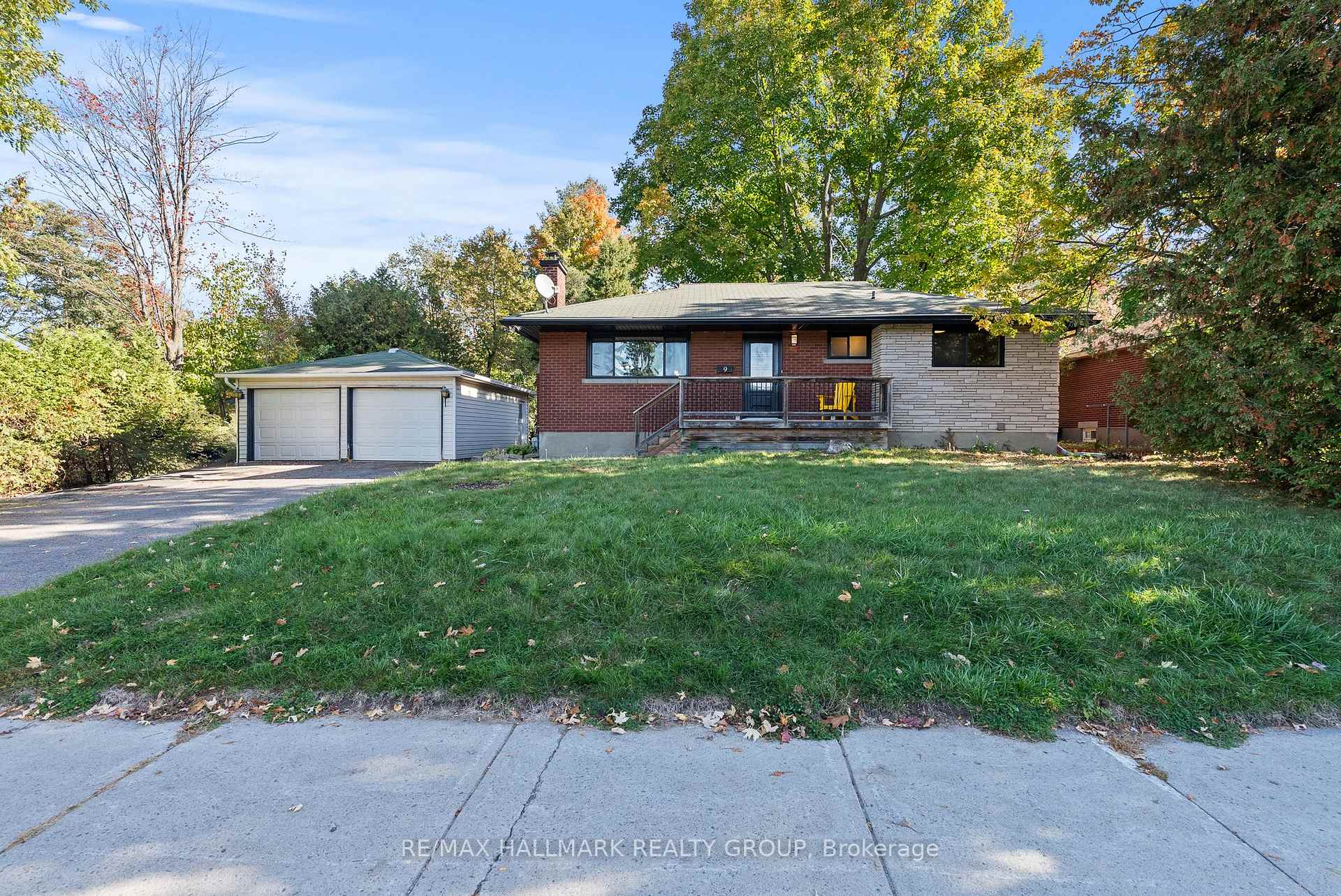 Photo 1 of 9 Newhaven Street, Ottawa, Manordale — HOMEH