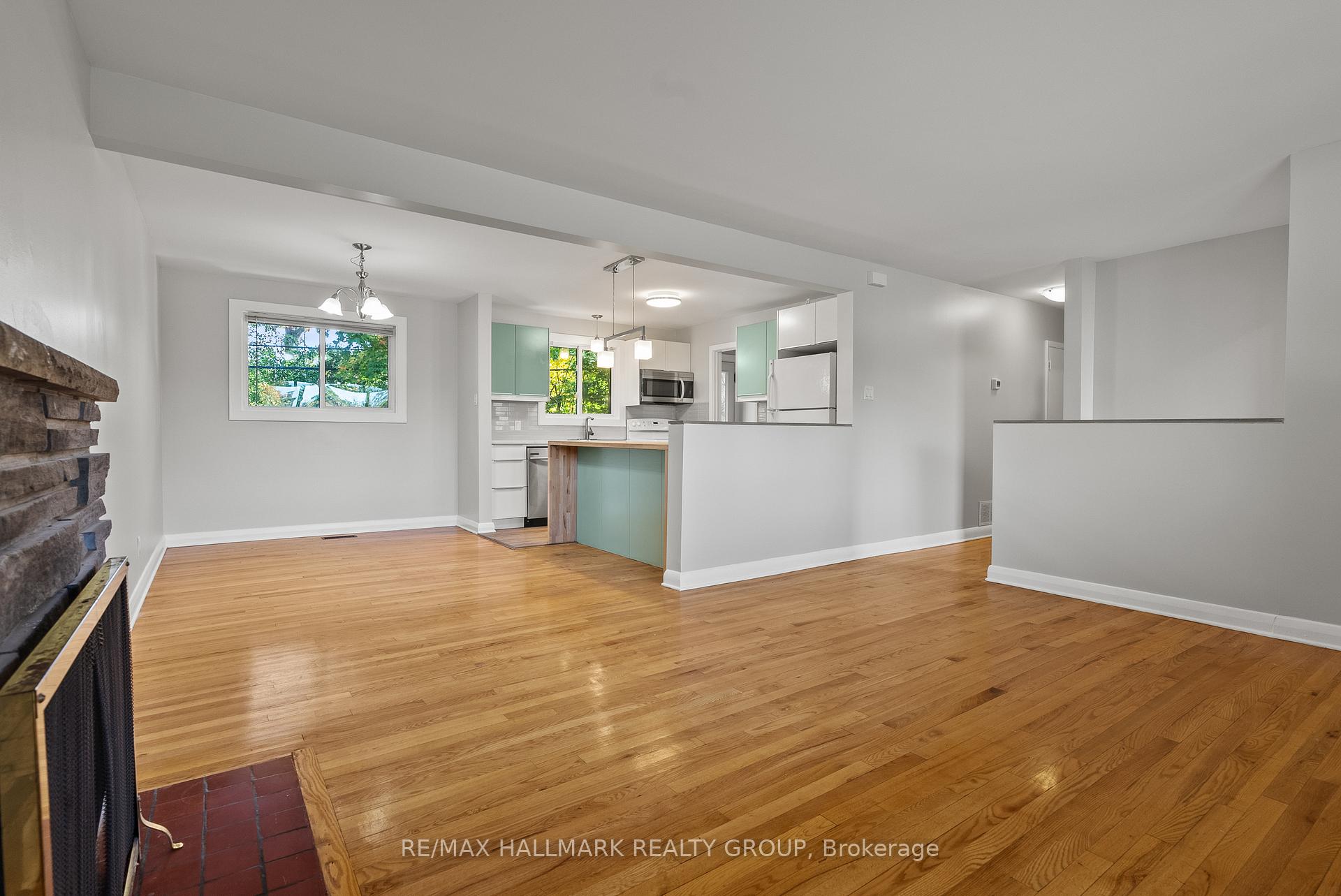 Photo 6 of 9 Newhaven Street, Ottawa, Manordale — HOMEH