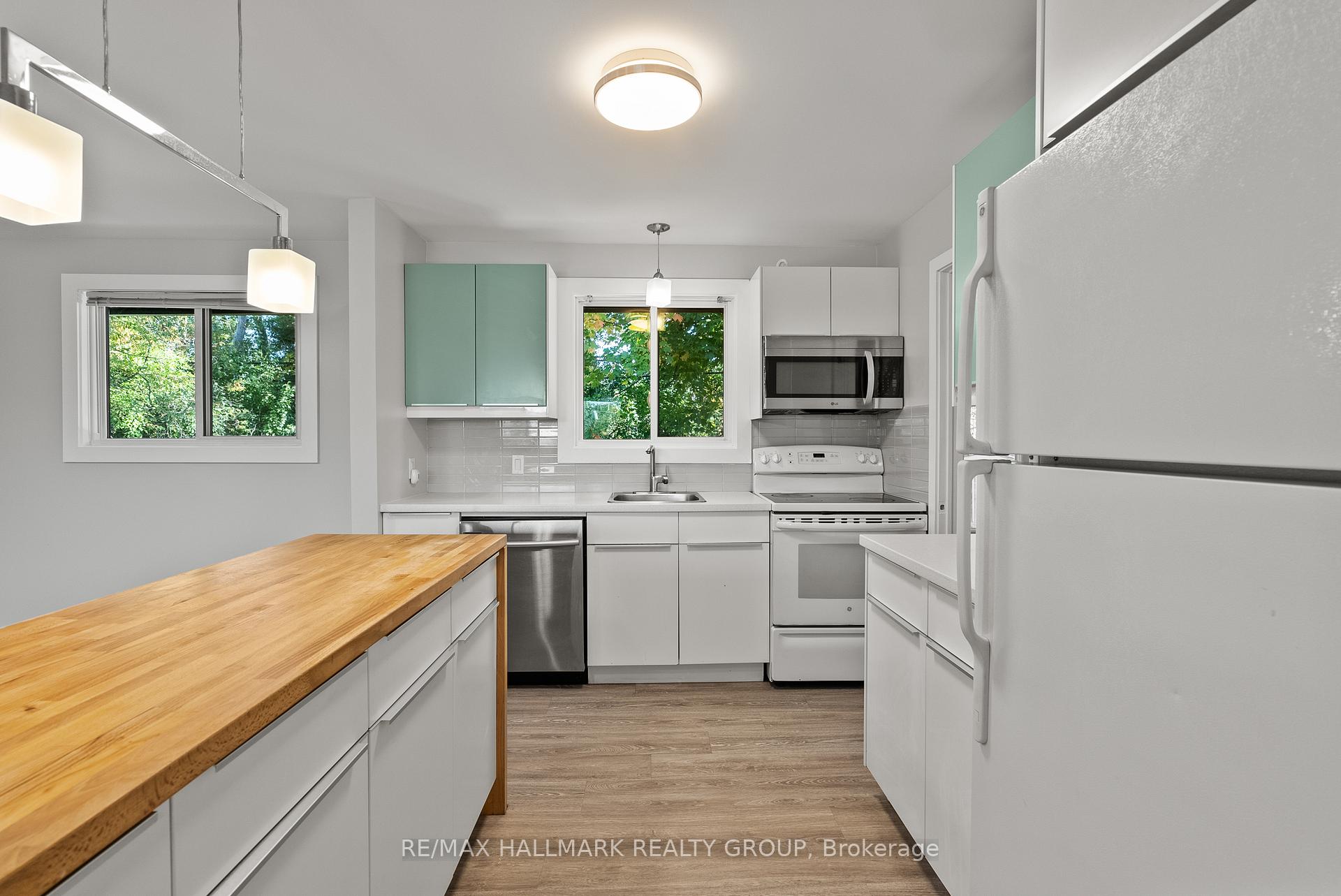 Photo 12 of 9 Newhaven Street, Ottawa, Manordale — HOMEH