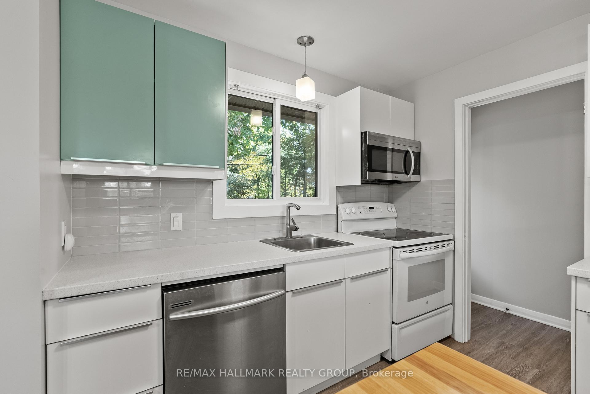 Photo 14 of 9 Newhaven Street, Ottawa, Manordale — HOMEH