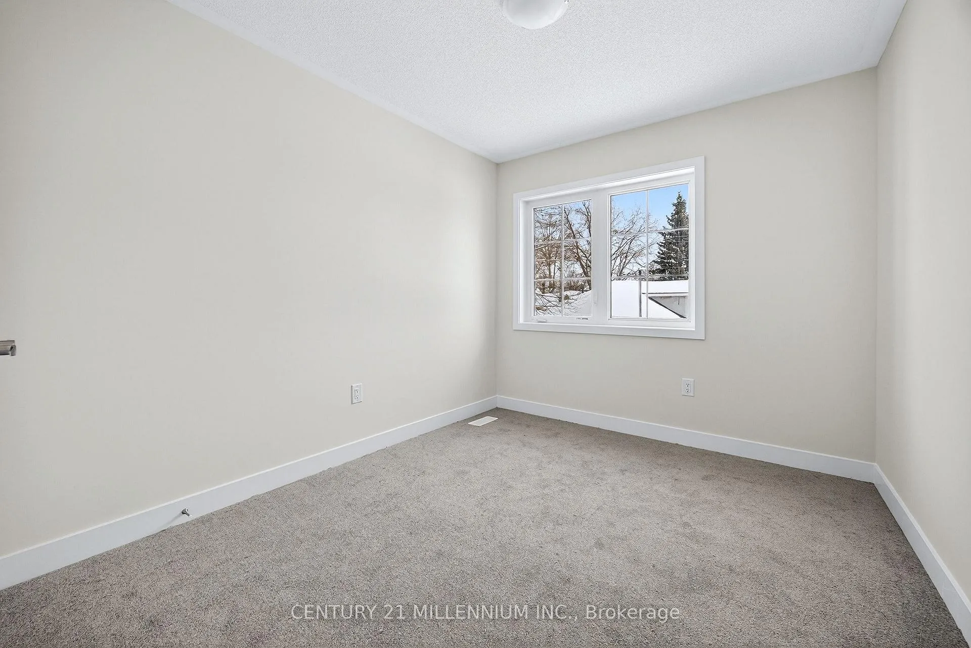 Photo 10 of 102 Walden Drive, Shelburne — HOMEH