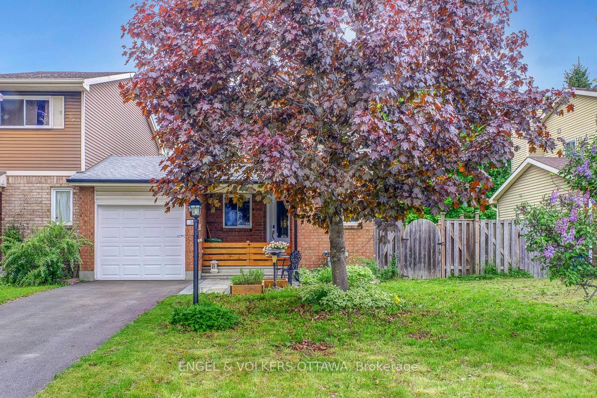 Photo 2 of 30 Sovereign Avenue, Ottawa, Craig Henry/Woodvale — HOMEH