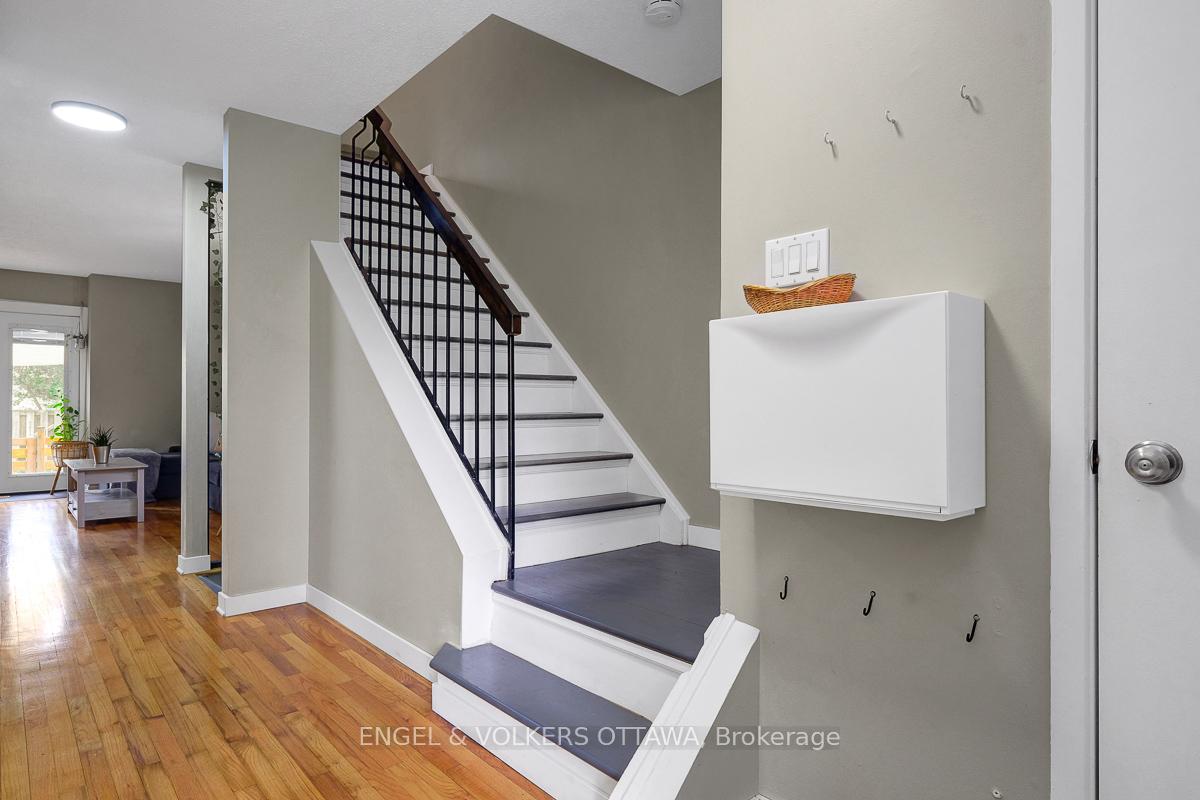 Photo 4 of 30 Sovereign Avenue, Ottawa, Craig Henry/Woodvale — HOMEH