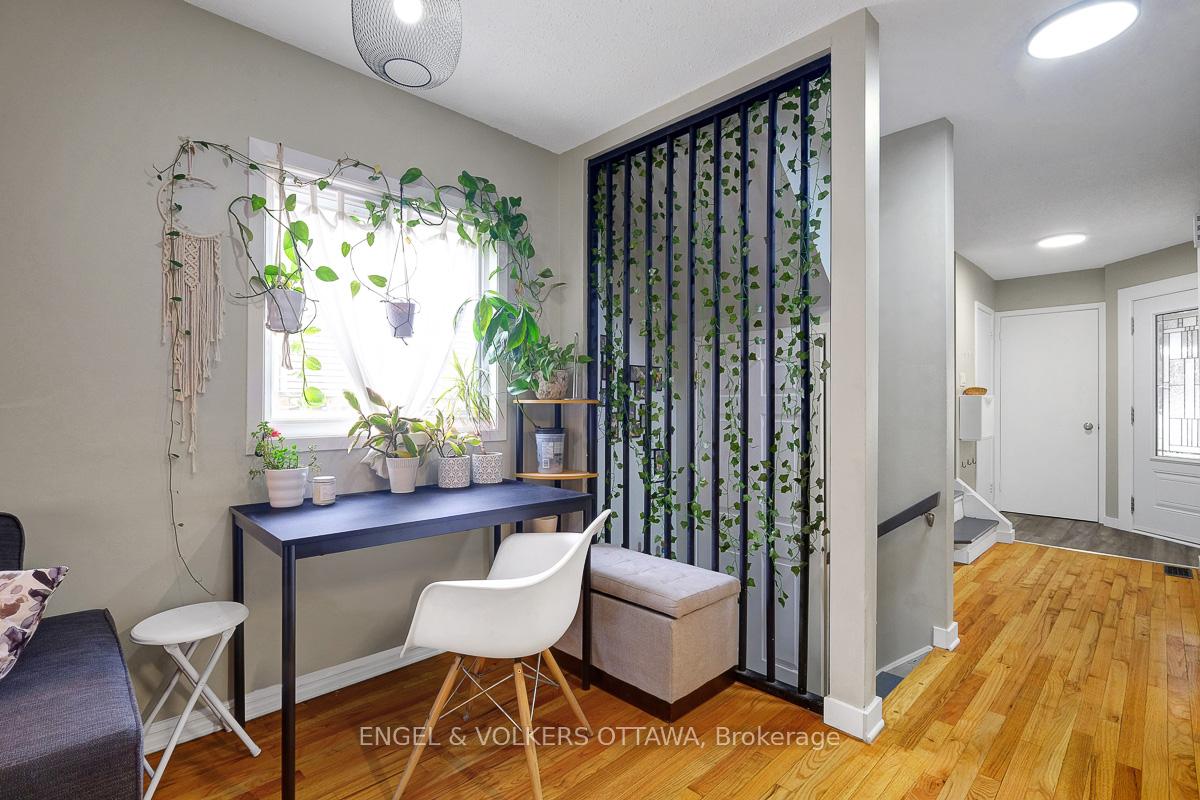Photo 7 of 30 Sovereign Avenue, Ottawa, Craig Henry/Woodvale — HOMEH