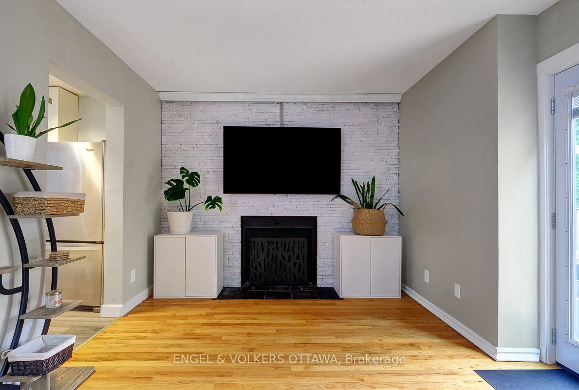 Photo 11 of 30 Sovereign Avenue, Ottawa, Craig Henry/Woodvale — HOMEH
