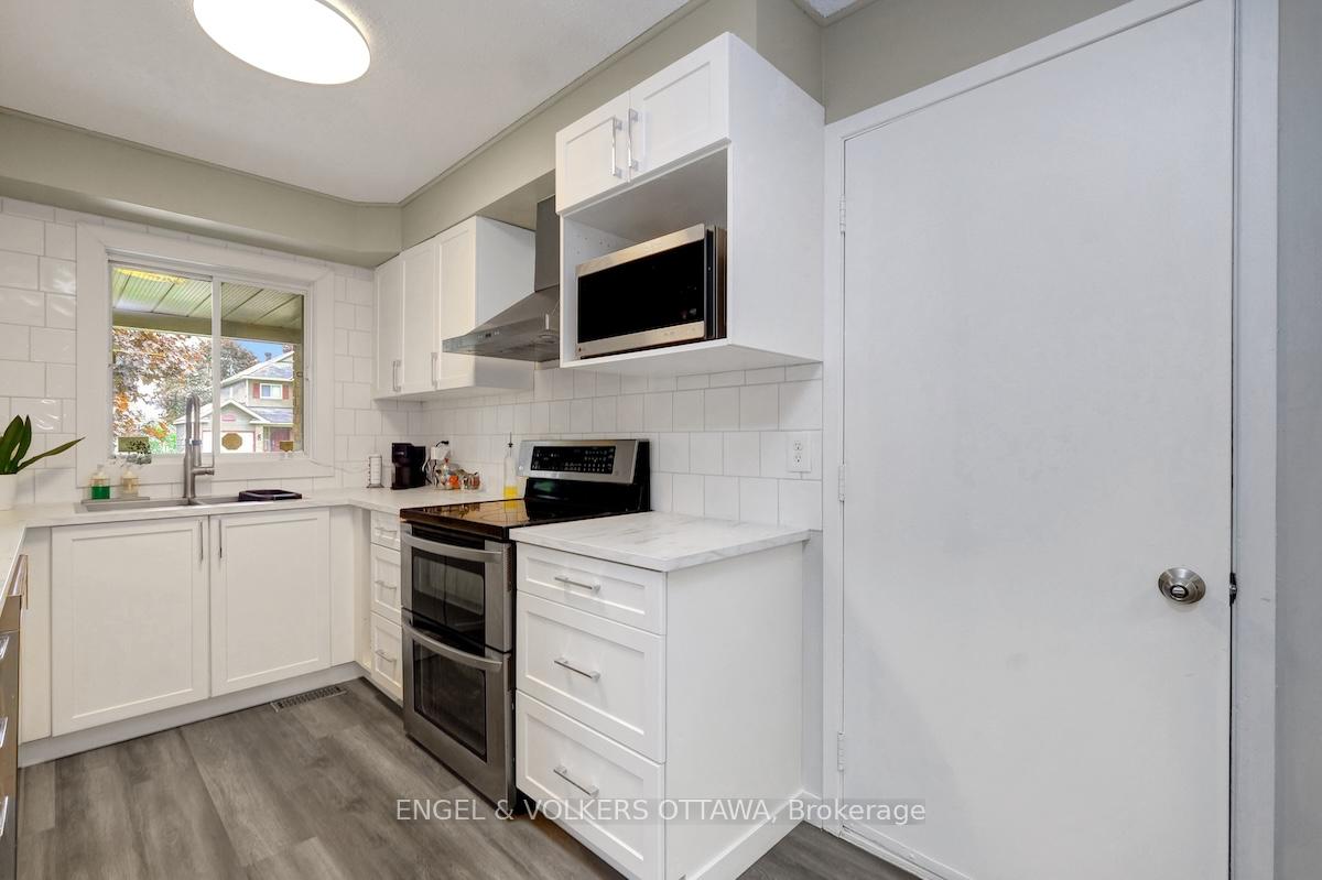 Photo 15 of 30 Sovereign Avenue, Ottawa, Craig Henry/Woodvale — HOMEH