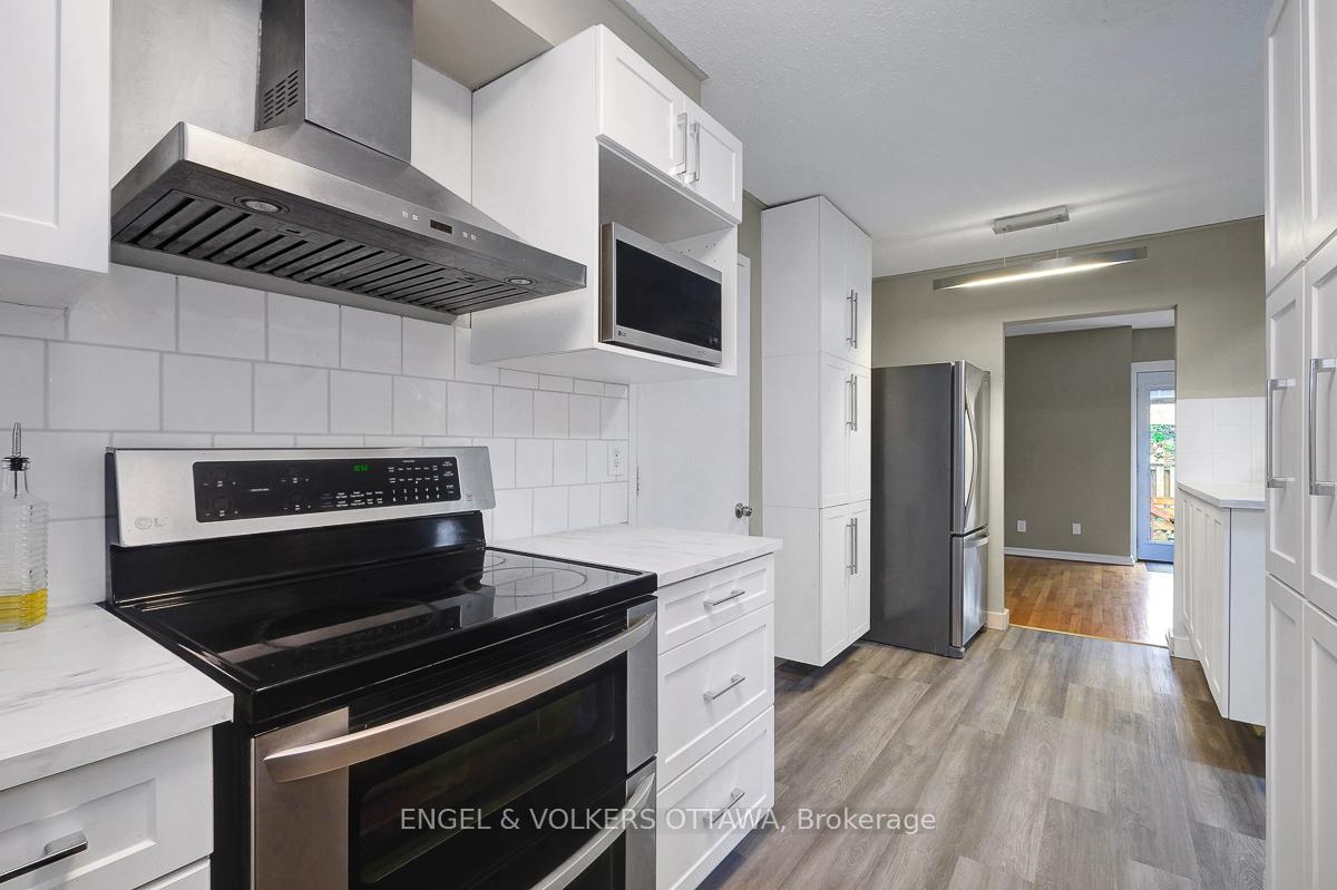 Photo 17 of 30 Sovereign Avenue, Ottawa, Craig Henry/Woodvale — HOMEH