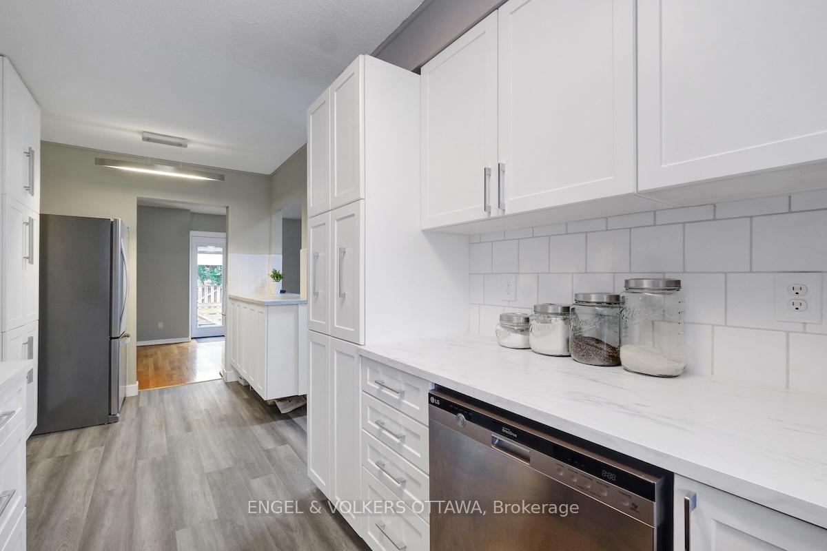 Photo 18 of 30 Sovereign Avenue, Ottawa, Craig Henry/Woodvale — HOMEH