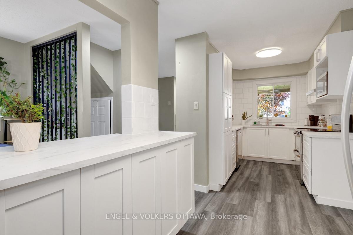 Photo 21 of 30 Sovereign Avenue, Ottawa, Craig Henry/Woodvale — HOMEH