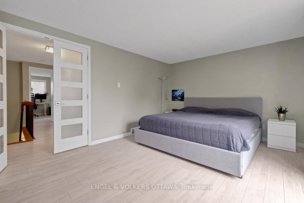 Photo 23 of 30 Sovereign Avenue, Ottawa, Craig Henry/Woodvale — HOMEH