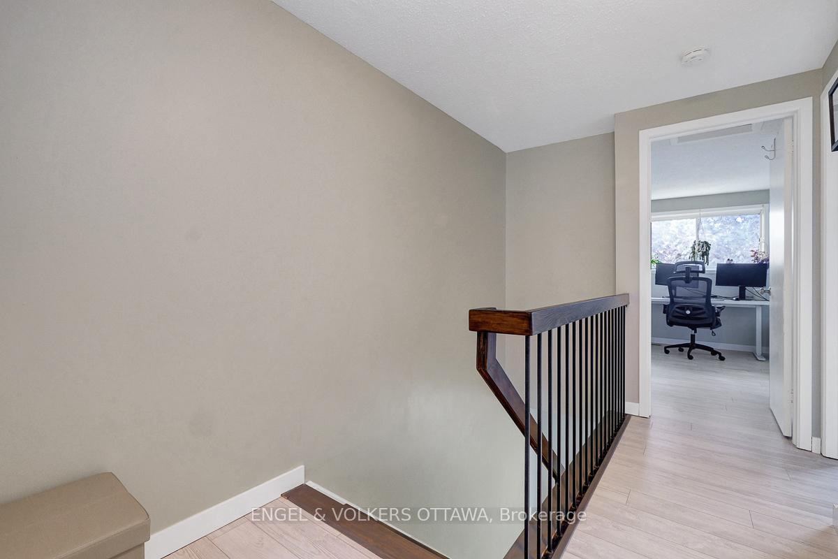Photo 25 of 30 Sovereign Avenue, Ottawa, Craig Henry/Woodvale — HOMEH