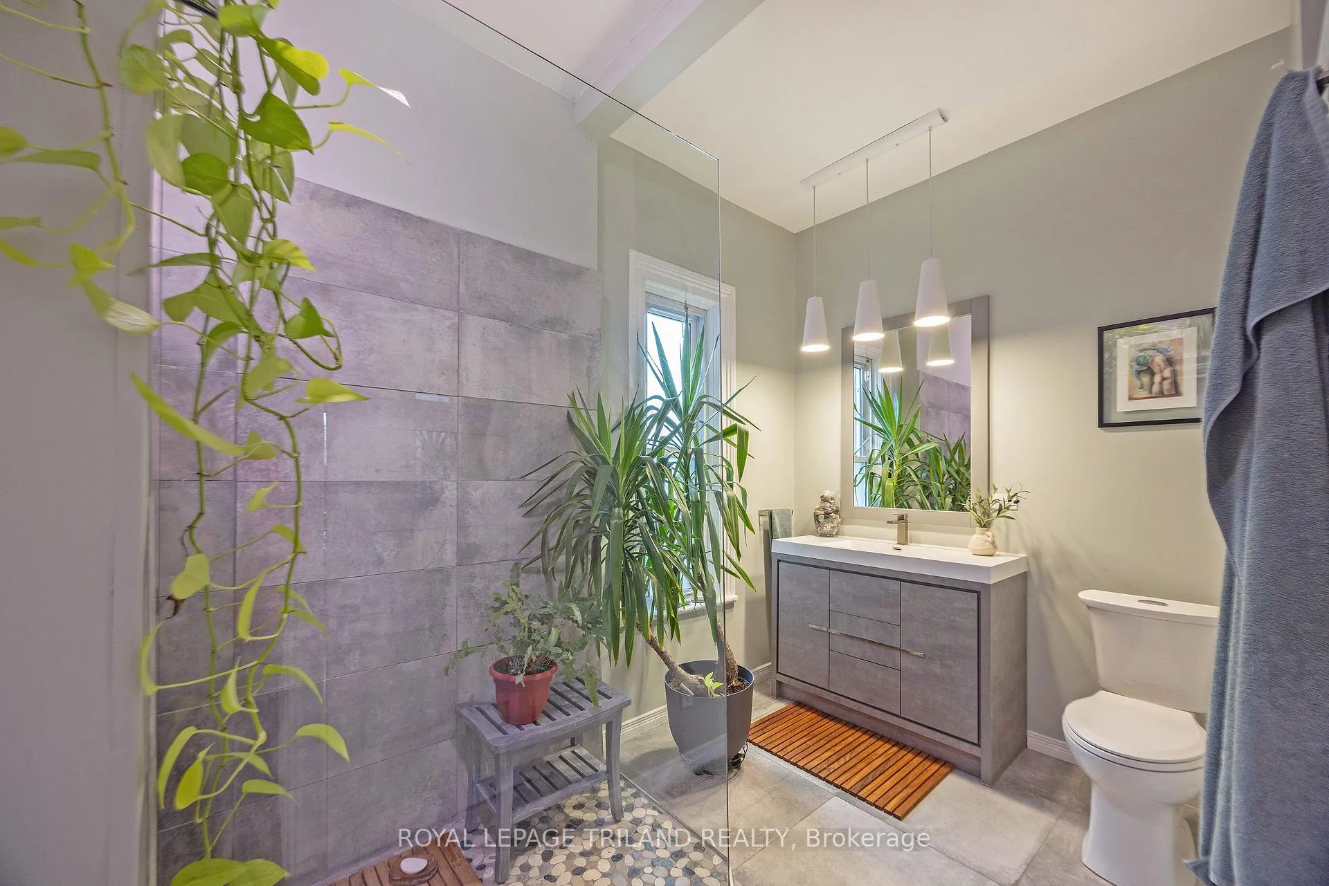 Photo 15 of 9855 John Street N, Southwold, Shedden — HOMEH