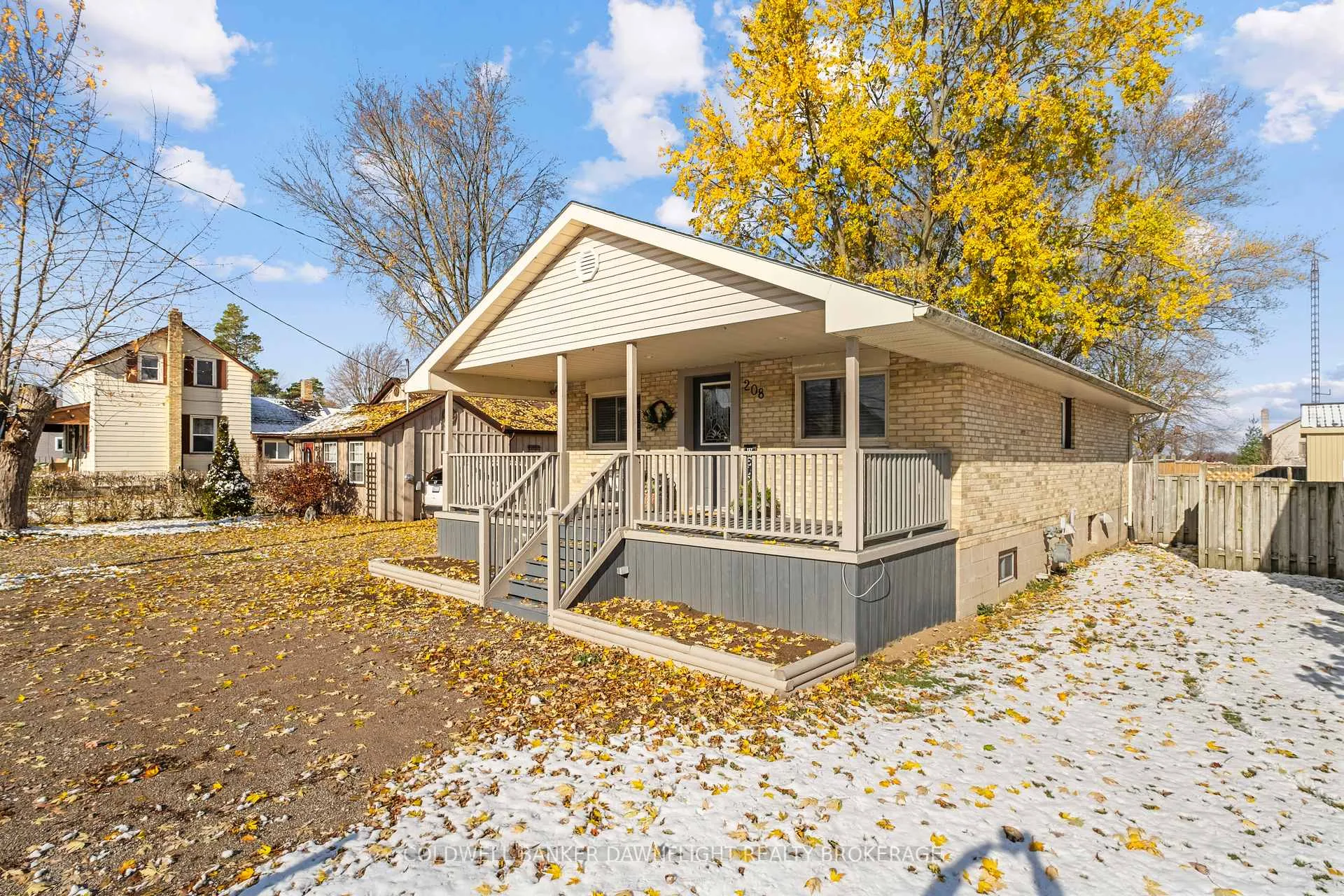 Photo 3 of 208 Victoria Avenue E, South Huron, Stephen — HOMEH