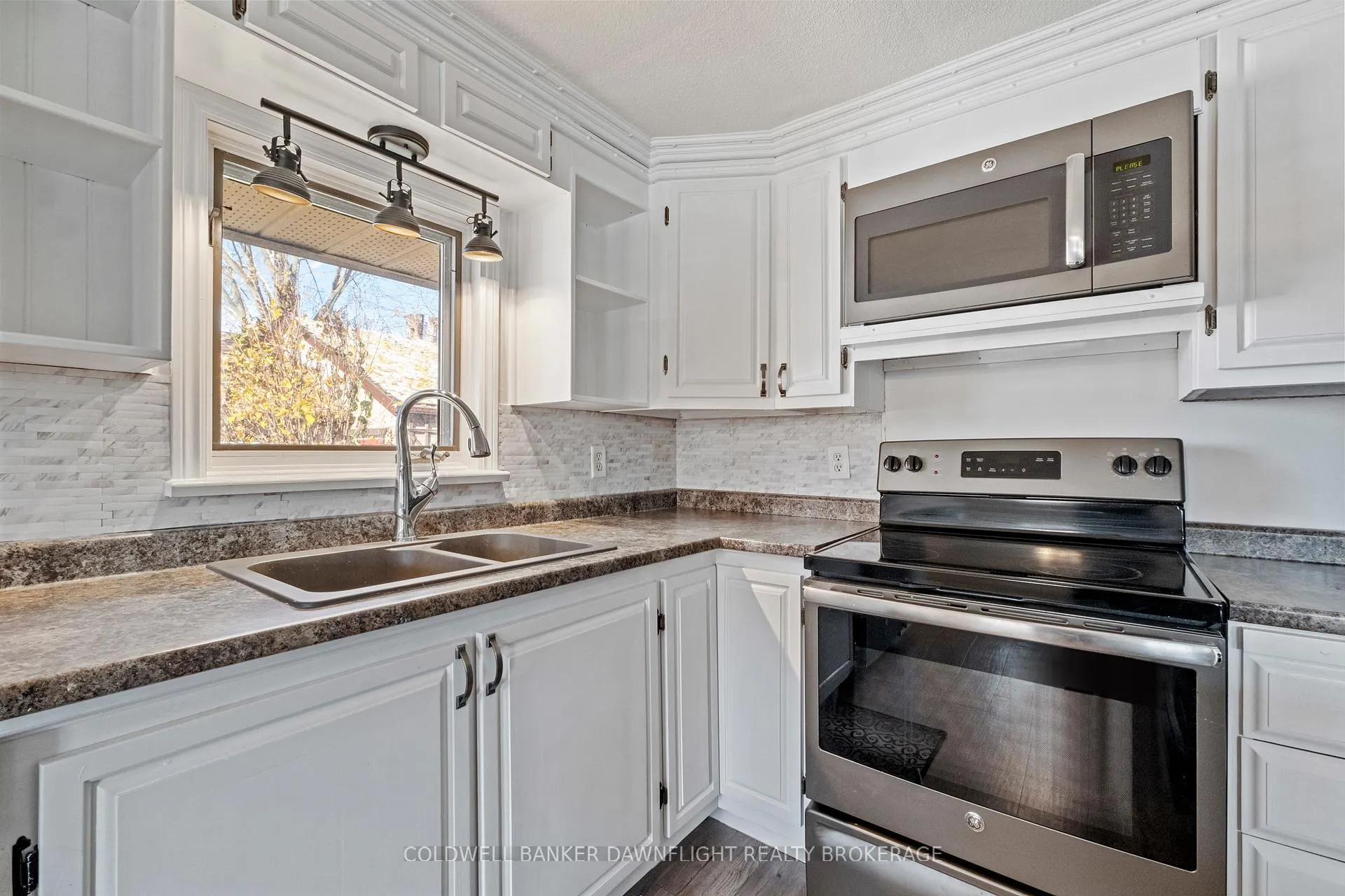 Photo 8 of 208 Victoria Avenue E, South Huron, Stephen — HOMEH
