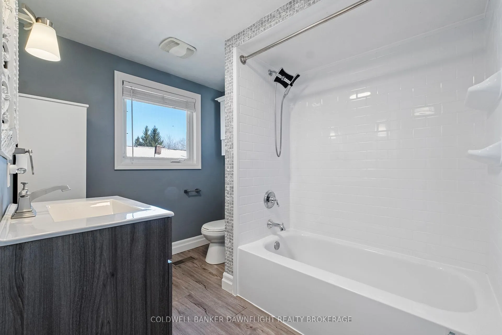 Photo 14 of 208 Victoria Avenue E, South Huron, Stephen — HOMEH