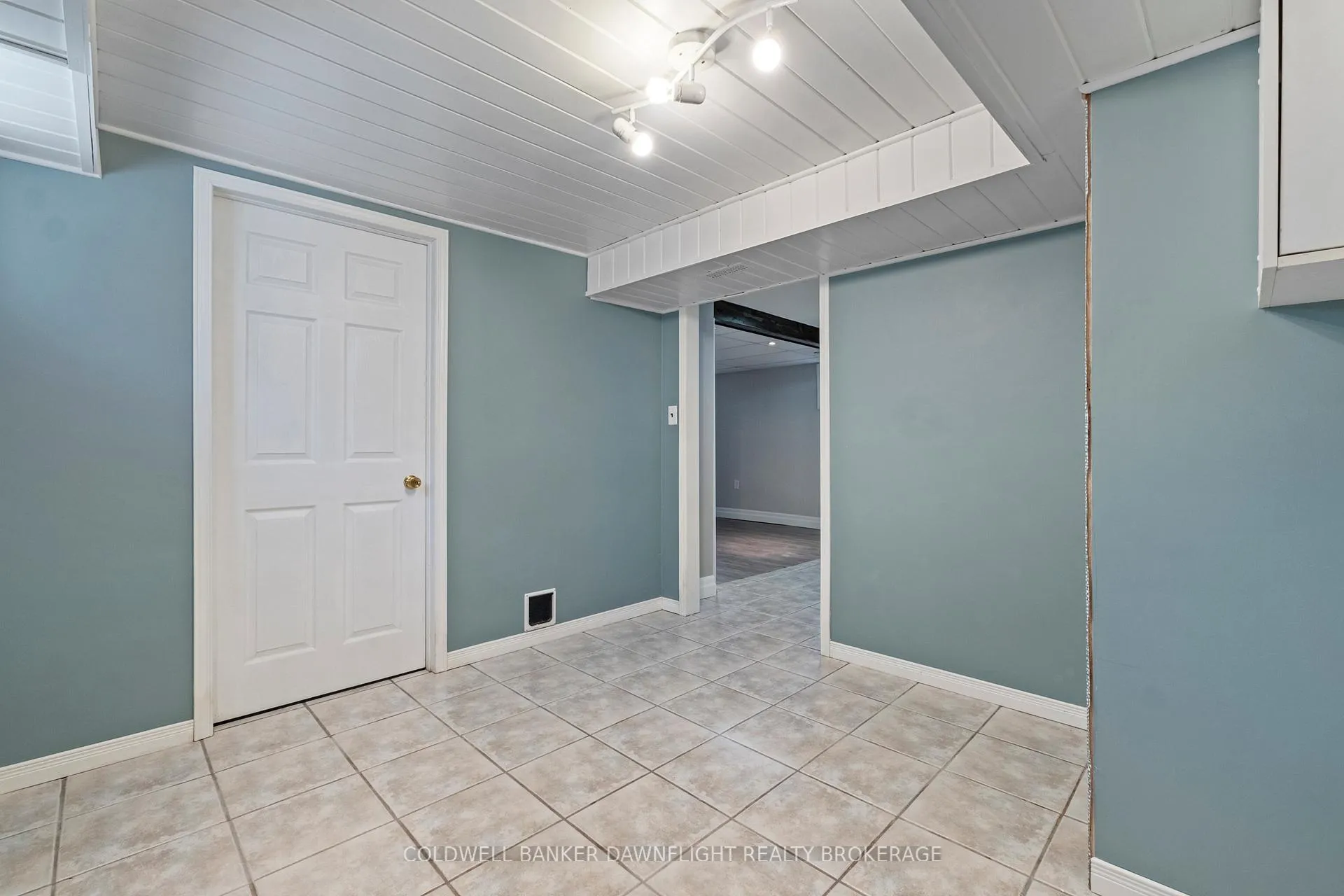 Photo 21 of 208 Victoria Avenue E, South Huron, Stephen — HOMEH
