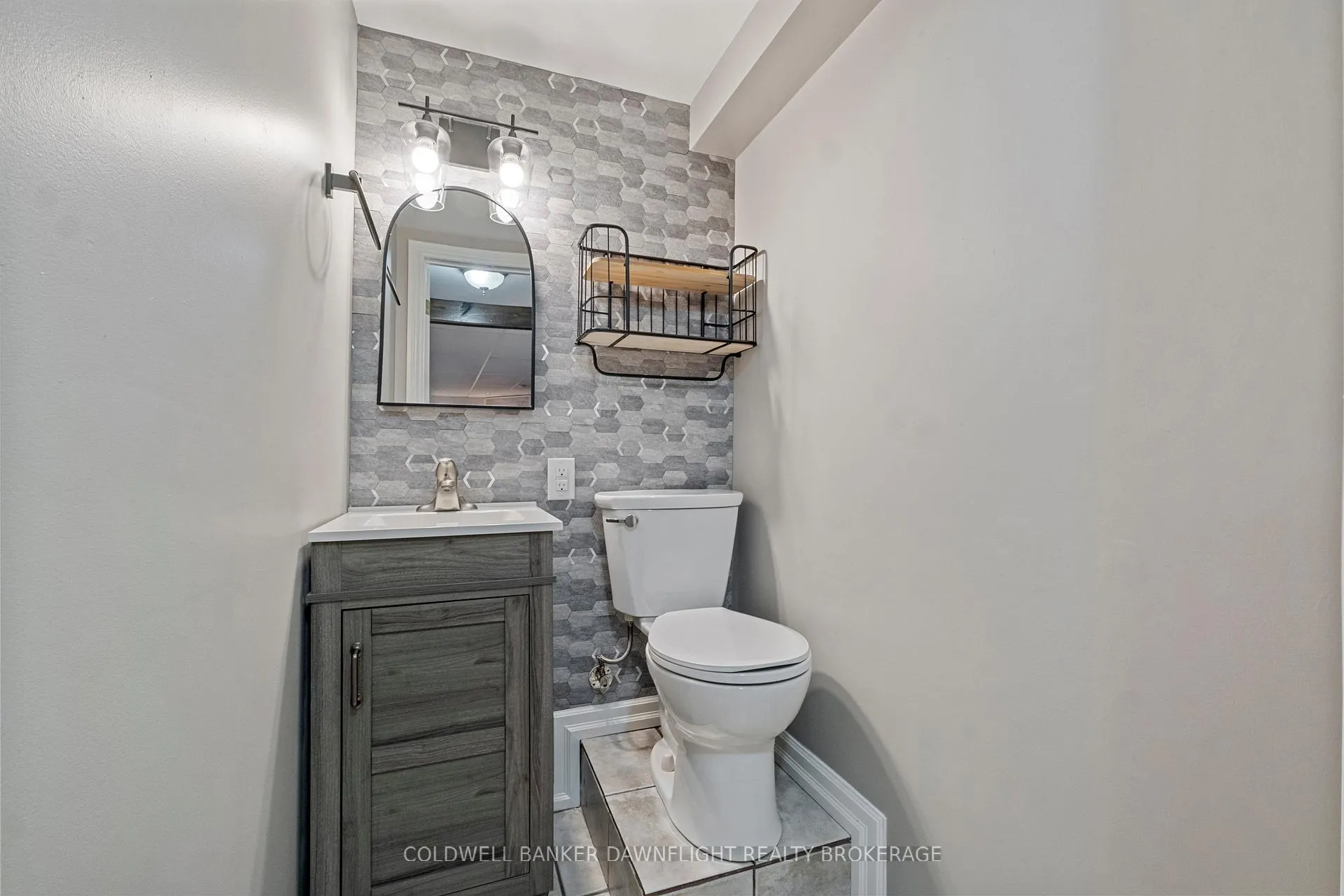 Photo 25 of 208 Victoria Avenue E, South Huron, Stephen — HOMEH