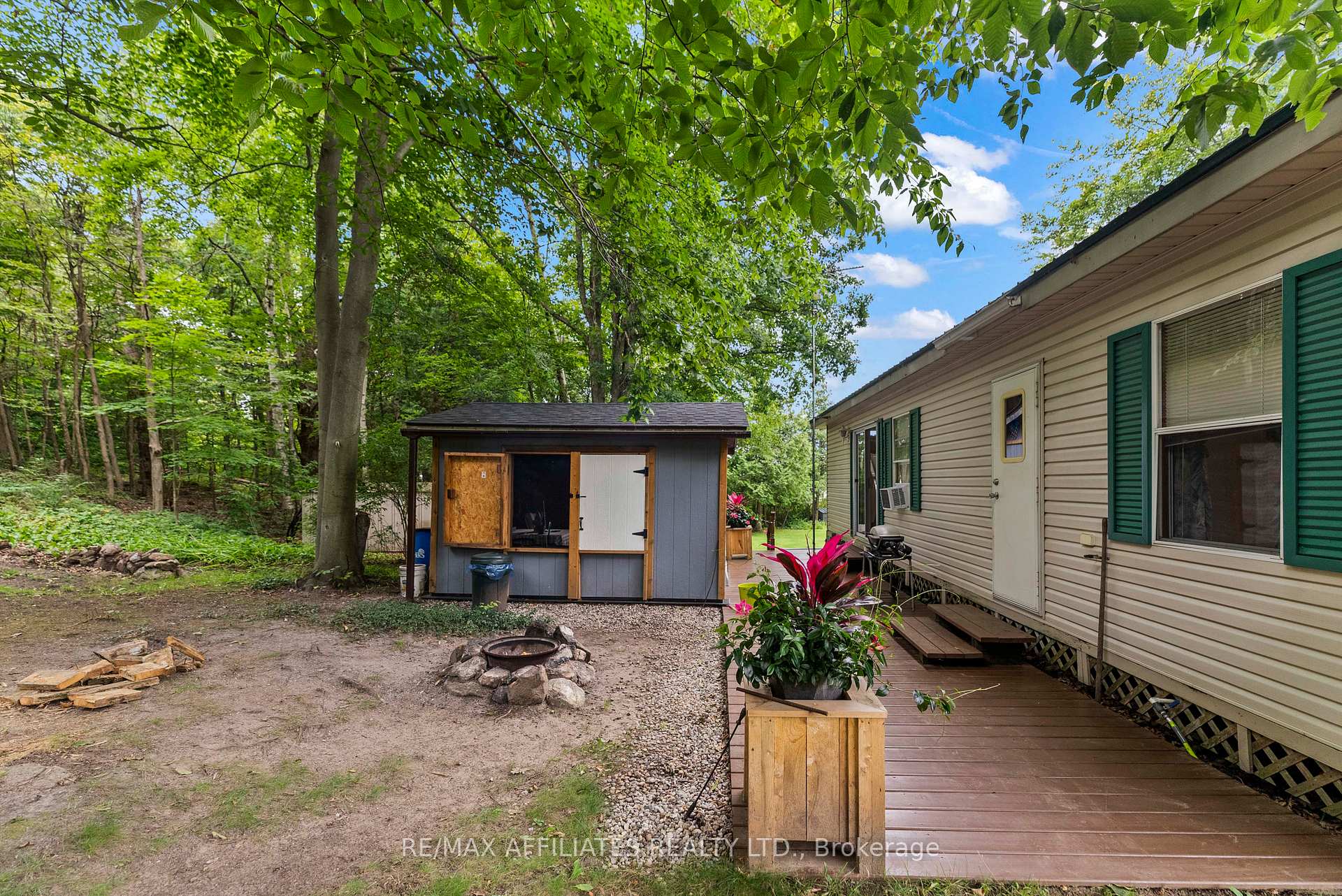 Photo 5 of 141 Brady Road, Rideau Lakes, Rideau Lakes (South Crosby) Twp — HOMEH