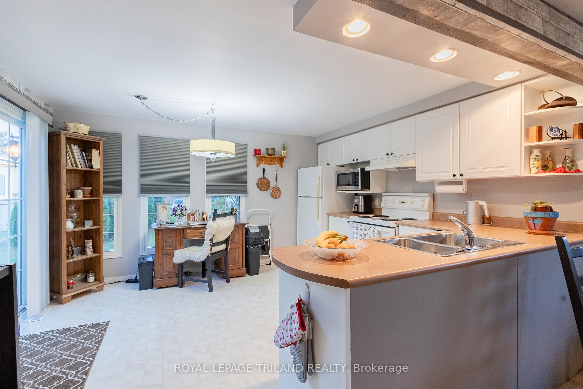 Photo 10 of 152 Pebble Beach Parkway, South Huron, Stephen — HOMEH