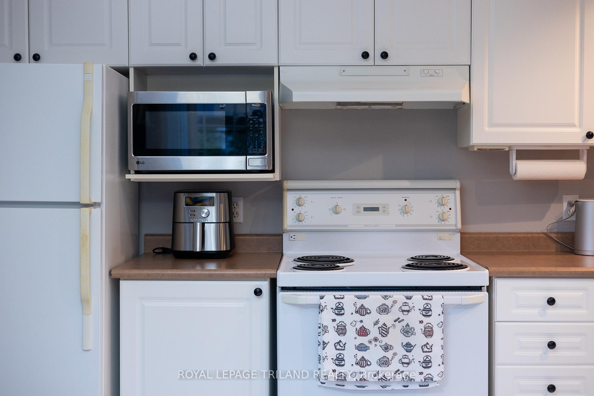 Photo 13 of 152 Pebble Beach Parkway, South Huron, Stephen — HOMEH