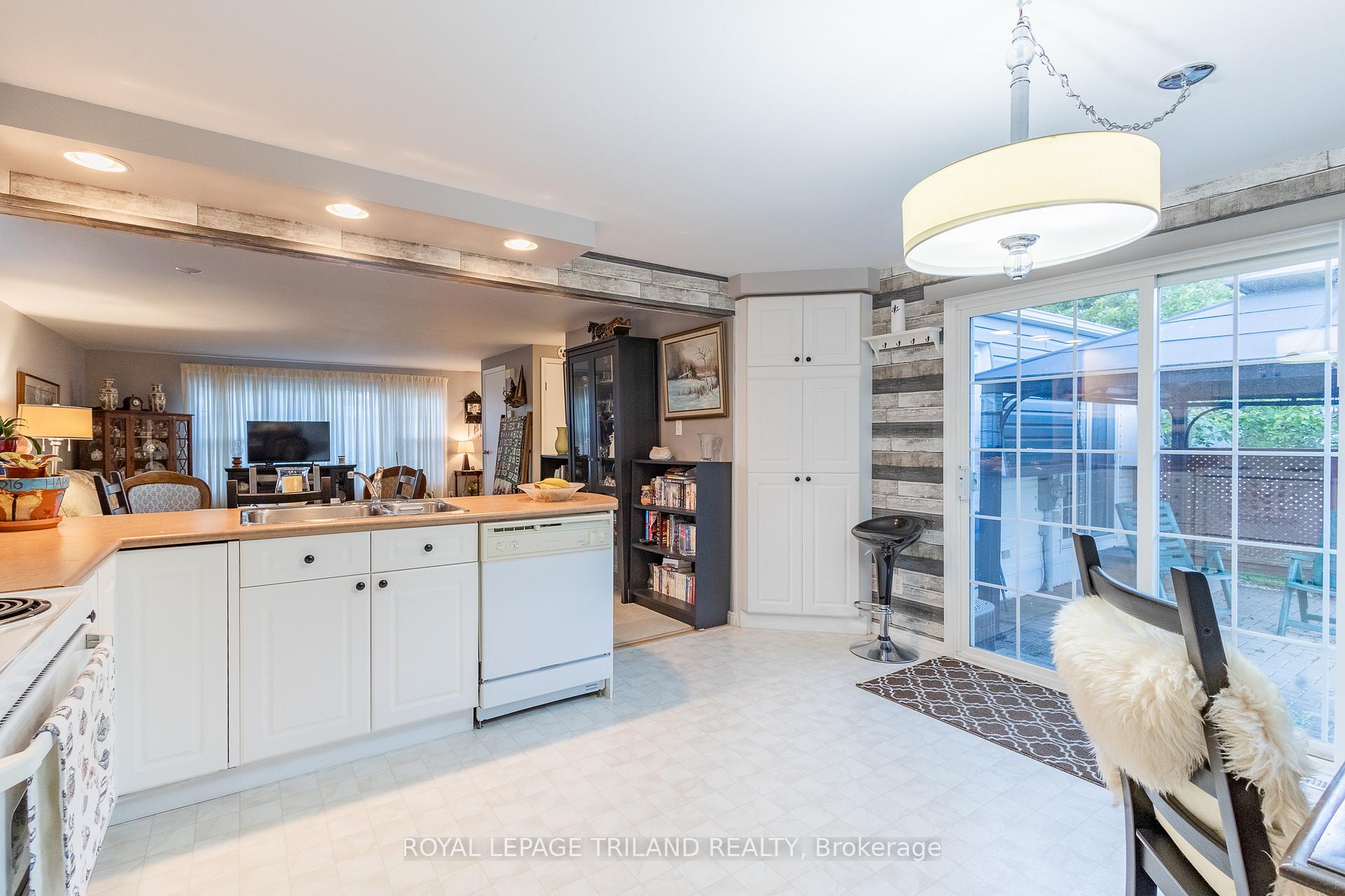Photo 15 of 152 Pebble Beach Parkway, South Huron, Stephen — HOMEH