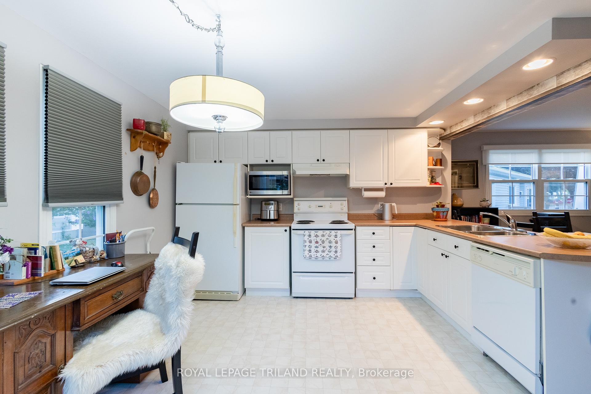 Photo 17 of 152 Pebble Beach Parkway, South Huron, Stephen — HOMEH