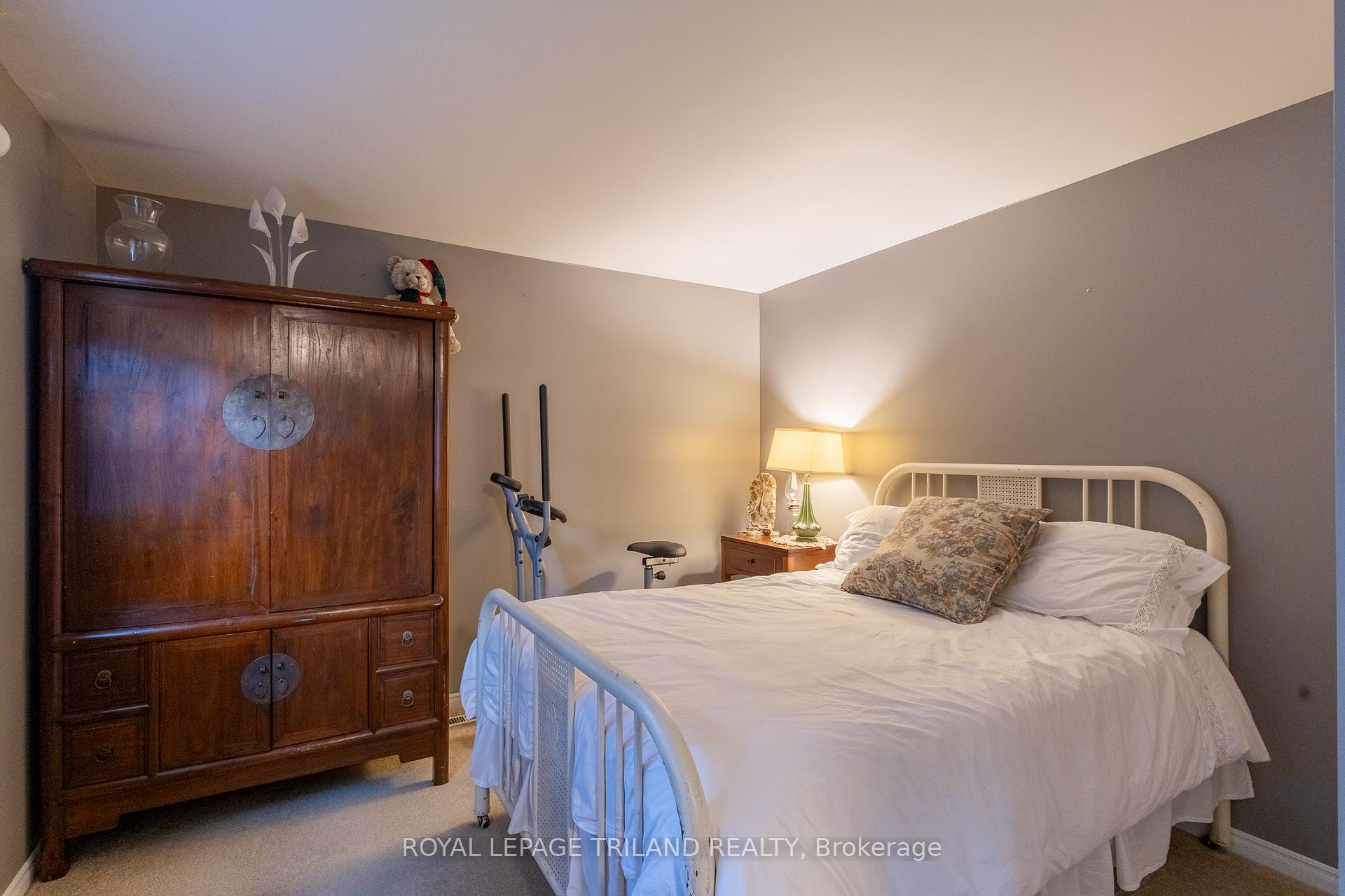 Photo 33 of 152 Pebble Beach Parkway, South Huron, Stephen — HOMEH