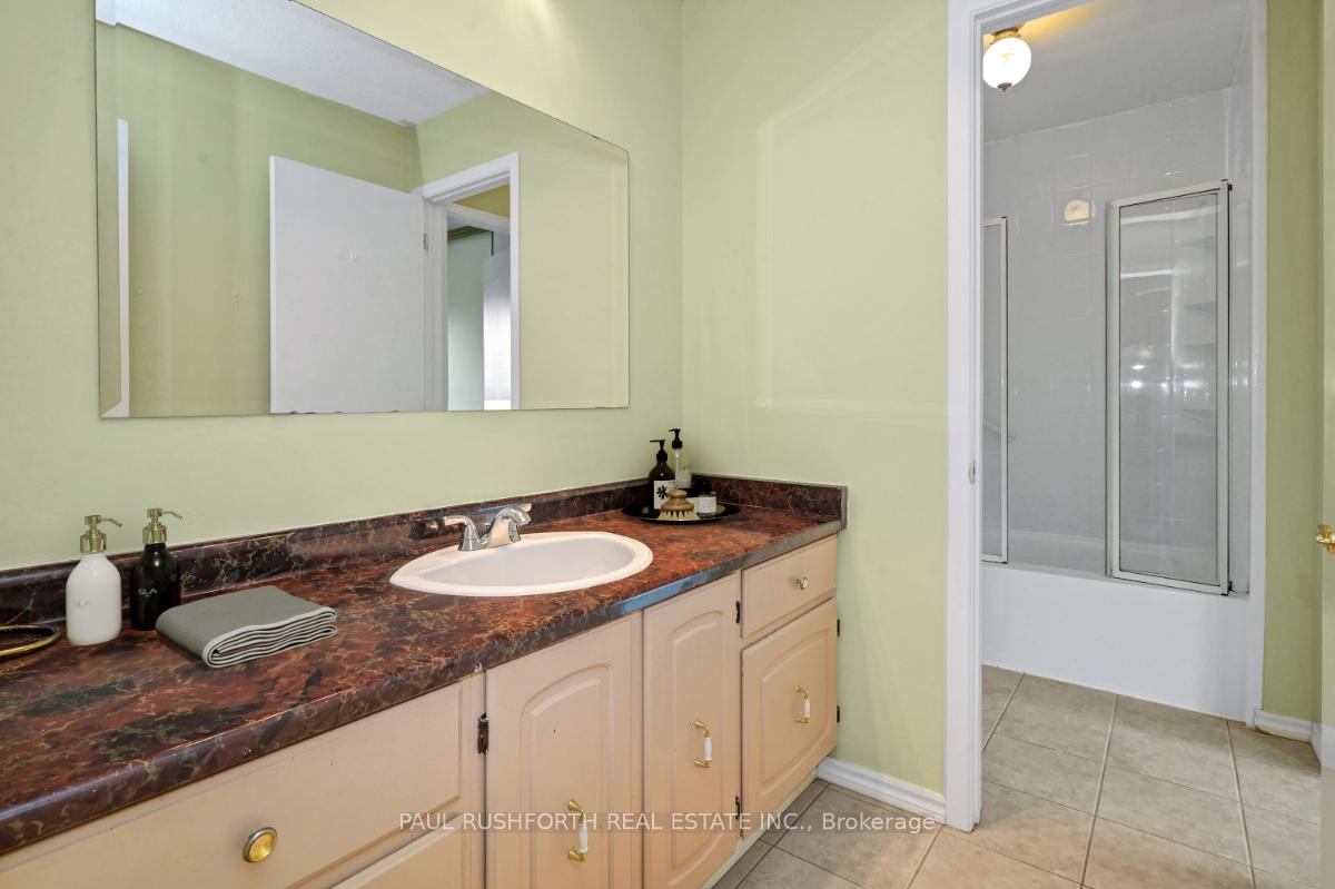 Photo 15 of 23 Bentworth Crescent, Ottawa, Craig Henry/Woodvale — HOMEH